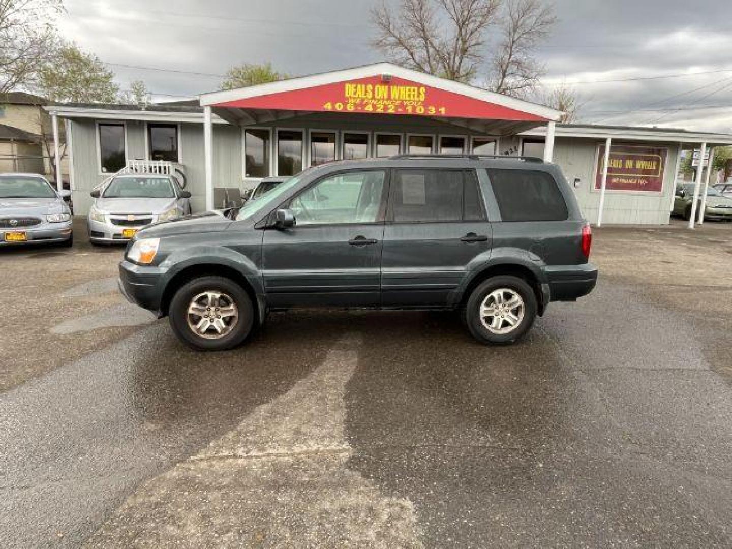 2004 Honda Pilot EX w/ Leather (2HKYF18584H) with an 3.5L V6 SOHC 24V engine, 5-Speed Automatic transmission, located at 1821 N Montana Ave., Helena, MT, 59601, (406) 422-1031, 0.000000, 0.000000 - Photo#5