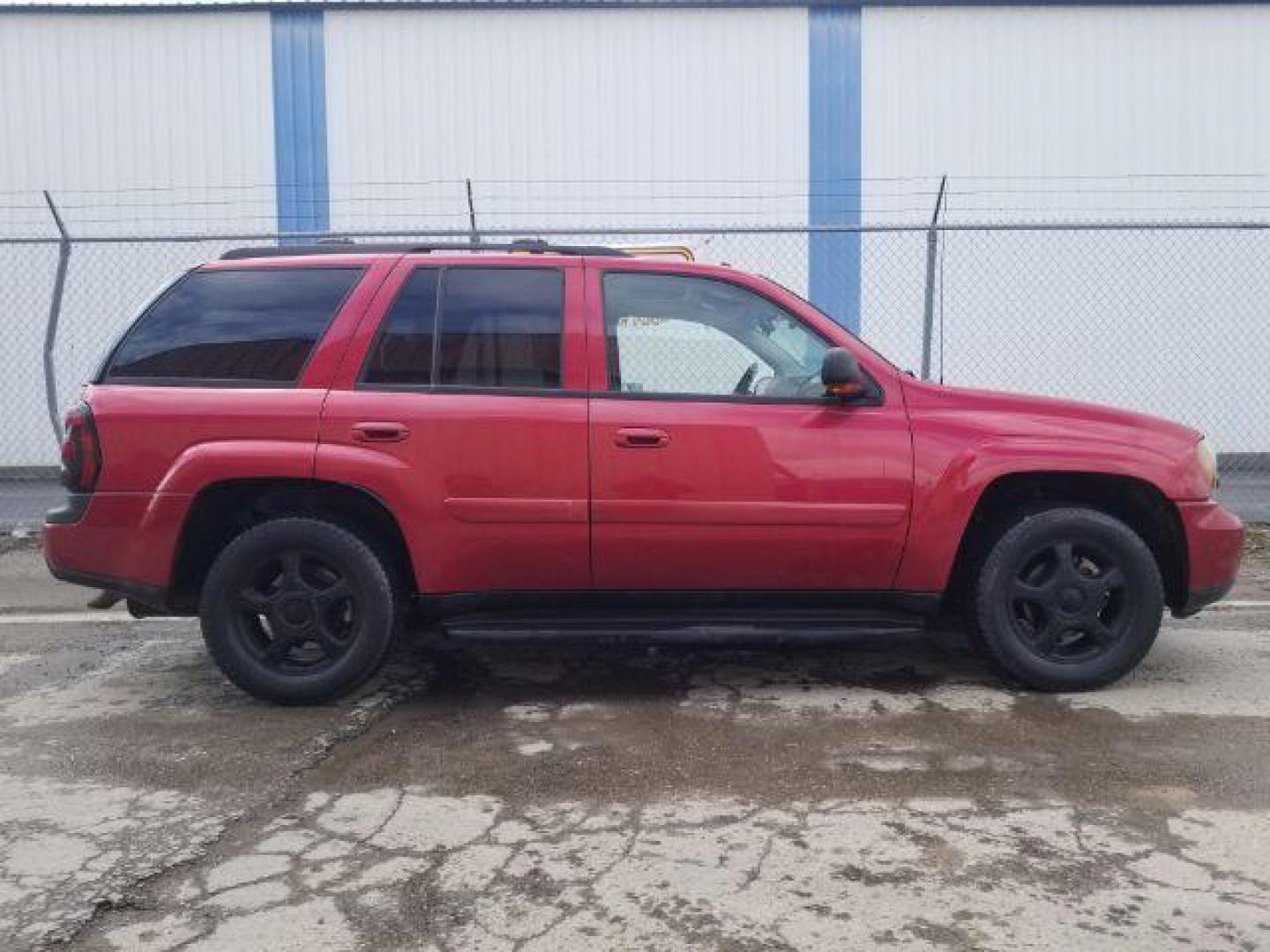 2005 Chevrolet TrailBlazer LT (1GNDT13S952) with an Vortec 4.2L I-6 DOHC engine, located at 1800 West Broadway, Missoula, 59808, (406) 543-1986, 46.881348, -114.023628 - Photo#3