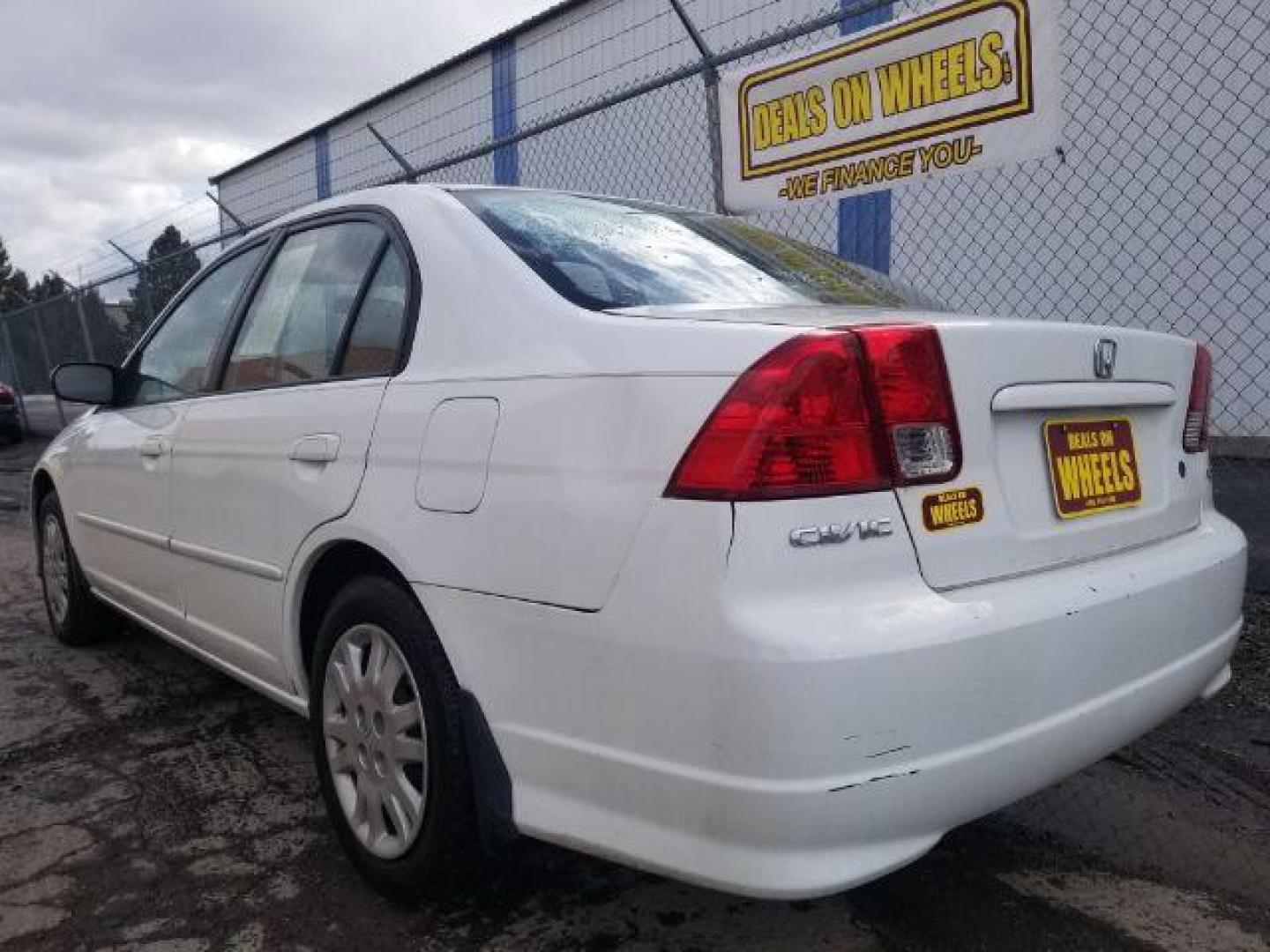2005 Honda Civic LX (2HGES16505H) with an 1.7L I-4 regular unleaded engine, located at 4047 Montana Ave., Billings, MT, 59101, 45.770847, -108.529800 - Photo#5