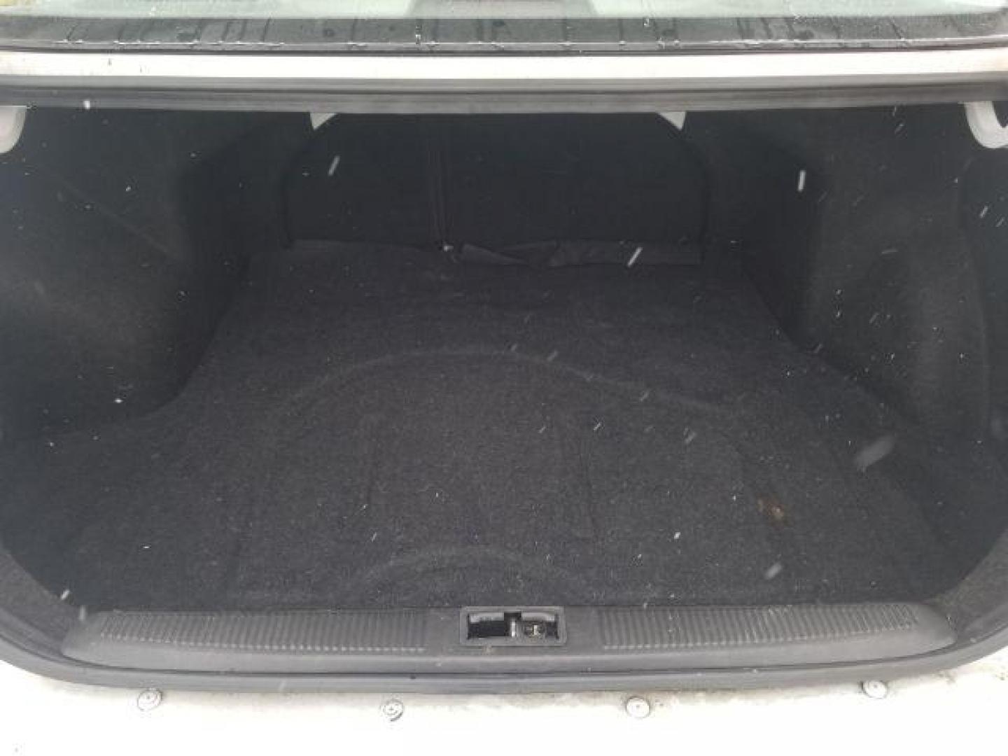 2005 Hyundai Elantra GLS 4-Door (KMHDN46DX5U) with an 2.0L L4 DOHC 16V engine, located at 1821 N Montana Ave., Helena, MT, 59601, (406) 422-1031, 0.000000, 0.000000 - Photo#13