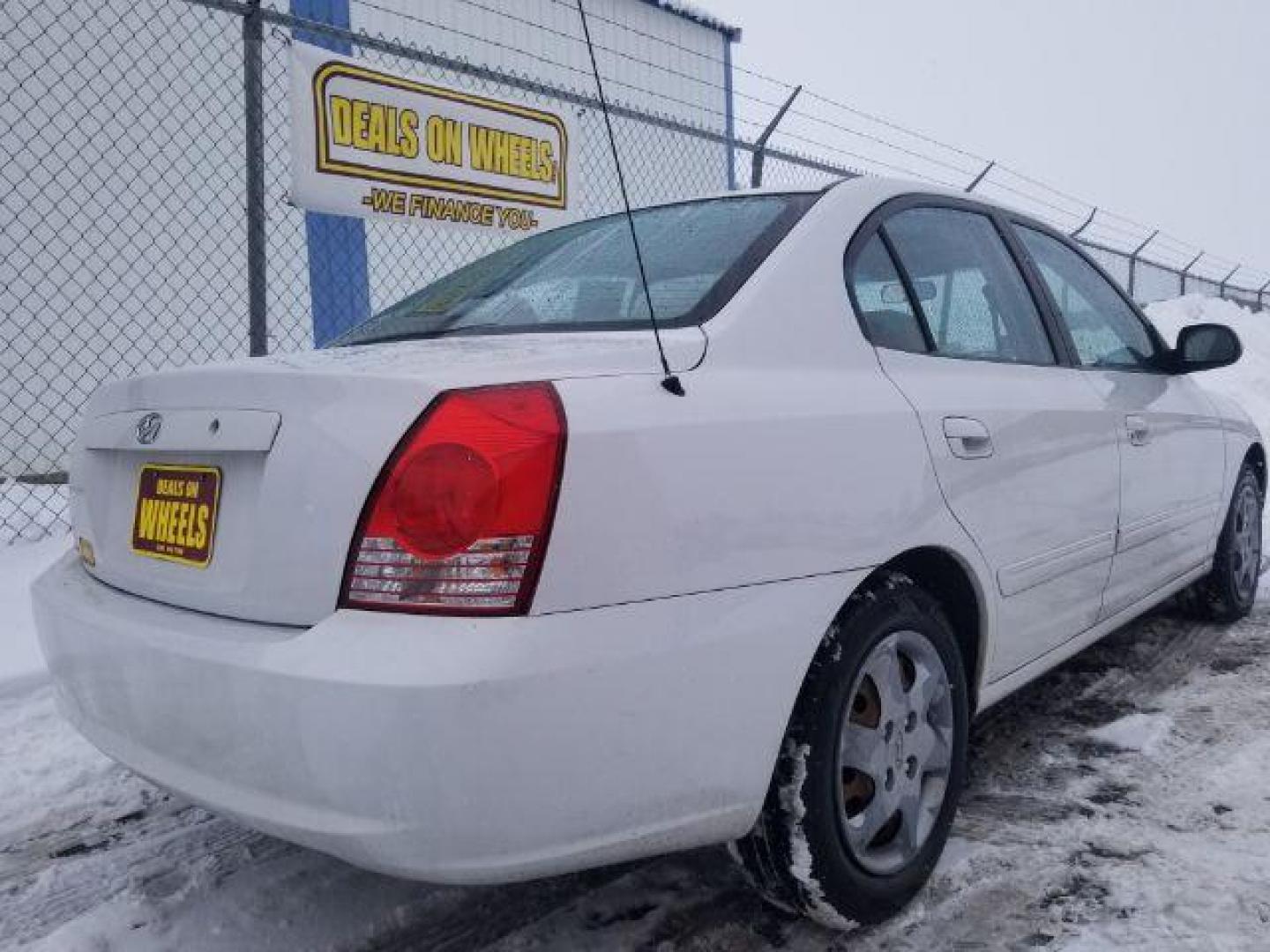 2005 Hyundai Elantra GLS 4-Door (KMHDN46DX5U) with an 2.0L L4 DOHC 16V engine, located at 1821 N Montana Ave., Helena, MT, 59601, (406) 422-1031, 0.000000, 0.000000 - Photo#4