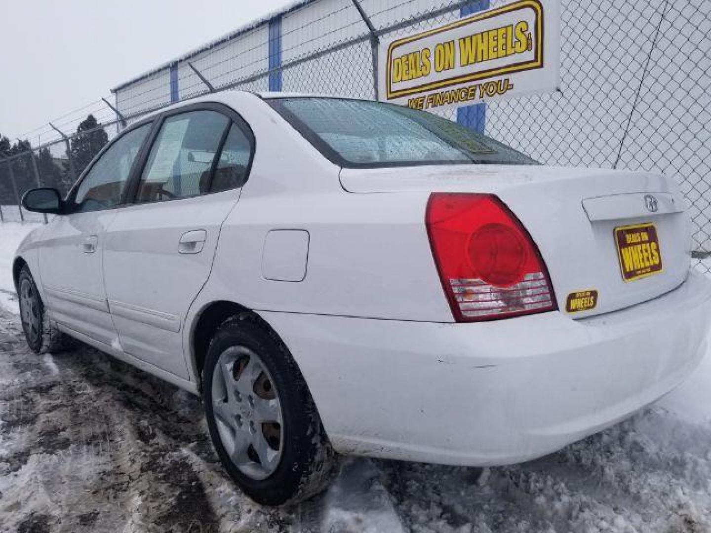 2005 Hyundai Elantra GLS 4-Door (KMHDN46DX5U) with an 2.0L L4 DOHC 16V engine, located at 1821 N Montana Ave., Helena, MT, 59601, (406) 422-1031, 0.000000, 0.000000 - Photo#5