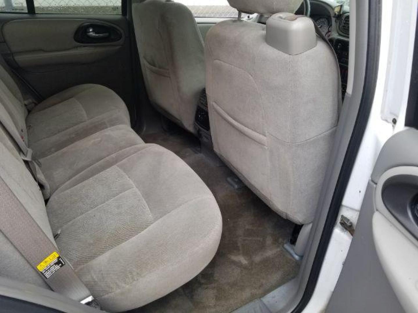 2006 Chevrolet TrailBlazer LS (1GNDT13S062) with an Vortec 4.2L I-6 DOHC engine, located at 1821 N Montana Ave., Helena, MT, 59601, (406) 422-1031, 0.000000, 0.000000 - Photo#9
