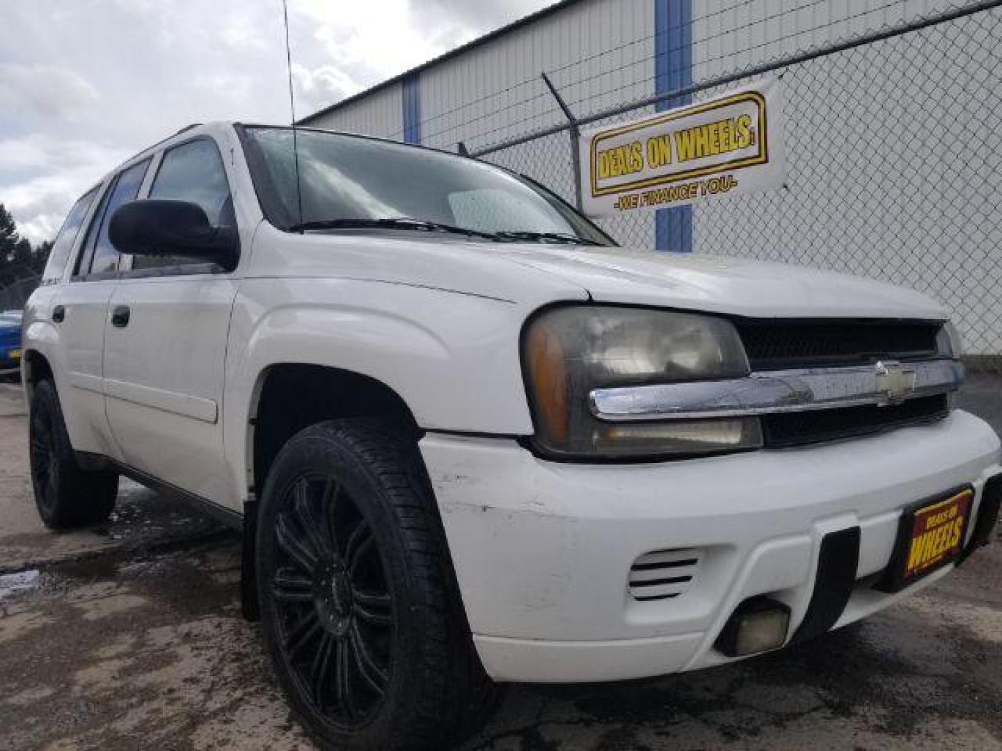 2006 Chevrolet TrailBlazer LS (1GNDT13S062) with an Vortec 4.2L I-6 DOHC engine, located at 1821 N Montana Ave., Helena, MT, 59601, (406) 422-1031, 0.000000, 0.000000 - Photo#2