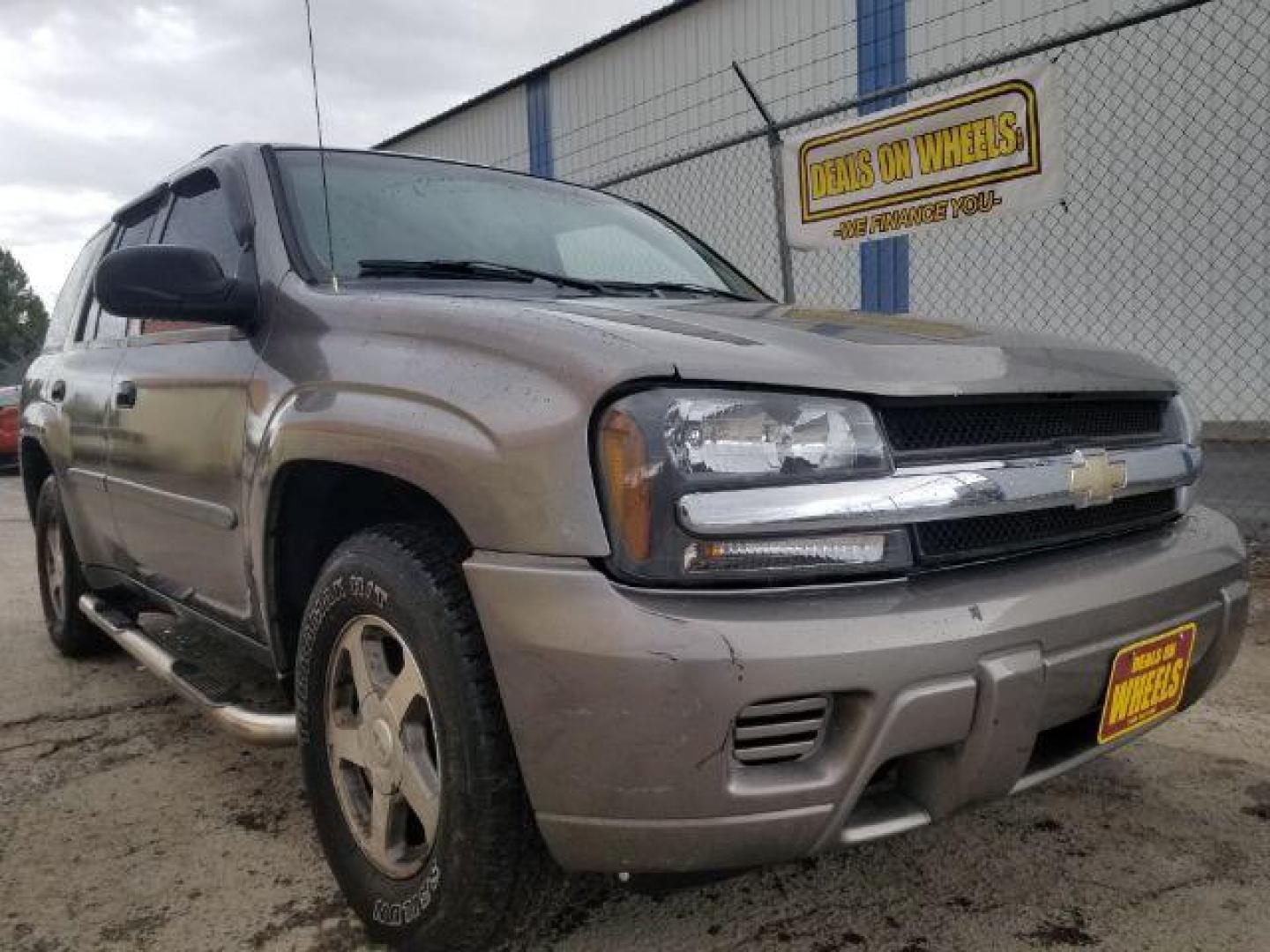 2006 Chevrolet TrailBlazer LS (1GNDT13S962) with an Vortec 4.2L I-6 DOHC engine, located at 1800 West Broadway, Missoula, 59808, (406) 543-1986, 46.881348, -114.023628 - Photo#2