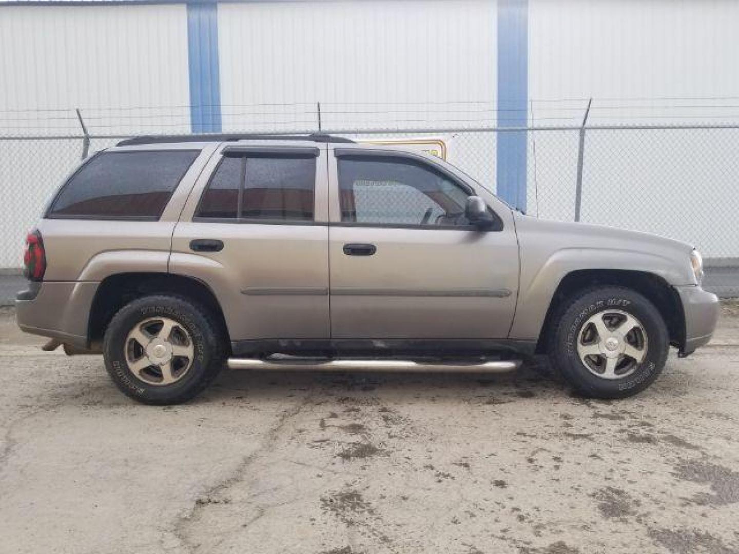 2006 Chevrolet TrailBlazer LS (1GNDT13S962) with an Vortec 4.2L I-6 DOHC engine, located at 1800 West Broadway, Missoula, 59808, (406) 543-1986, 46.881348, -114.023628 - Photo#3