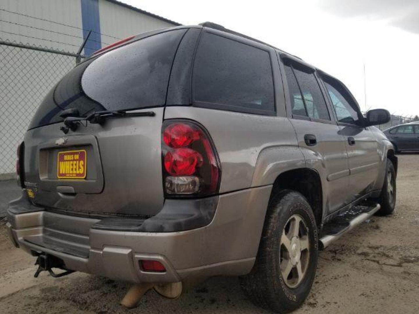 2006 Chevrolet TrailBlazer LS (1GNDT13S962) with an Vortec 4.2L I-6 DOHC engine, located at 1800 West Broadway, Missoula, 59808, (406) 543-1986, 46.881348, -114.023628 - Photo#4