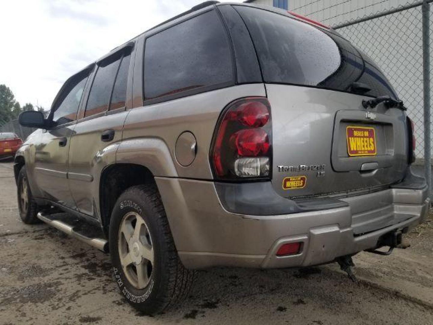 2006 Chevrolet TrailBlazer LS (1GNDT13S962) with an Vortec 4.2L I-6 DOHC engine, located at 1800 West Broadway, Missoula, 59808, (406) 543-1986, 46.881348, -114.023628 - Photo#5