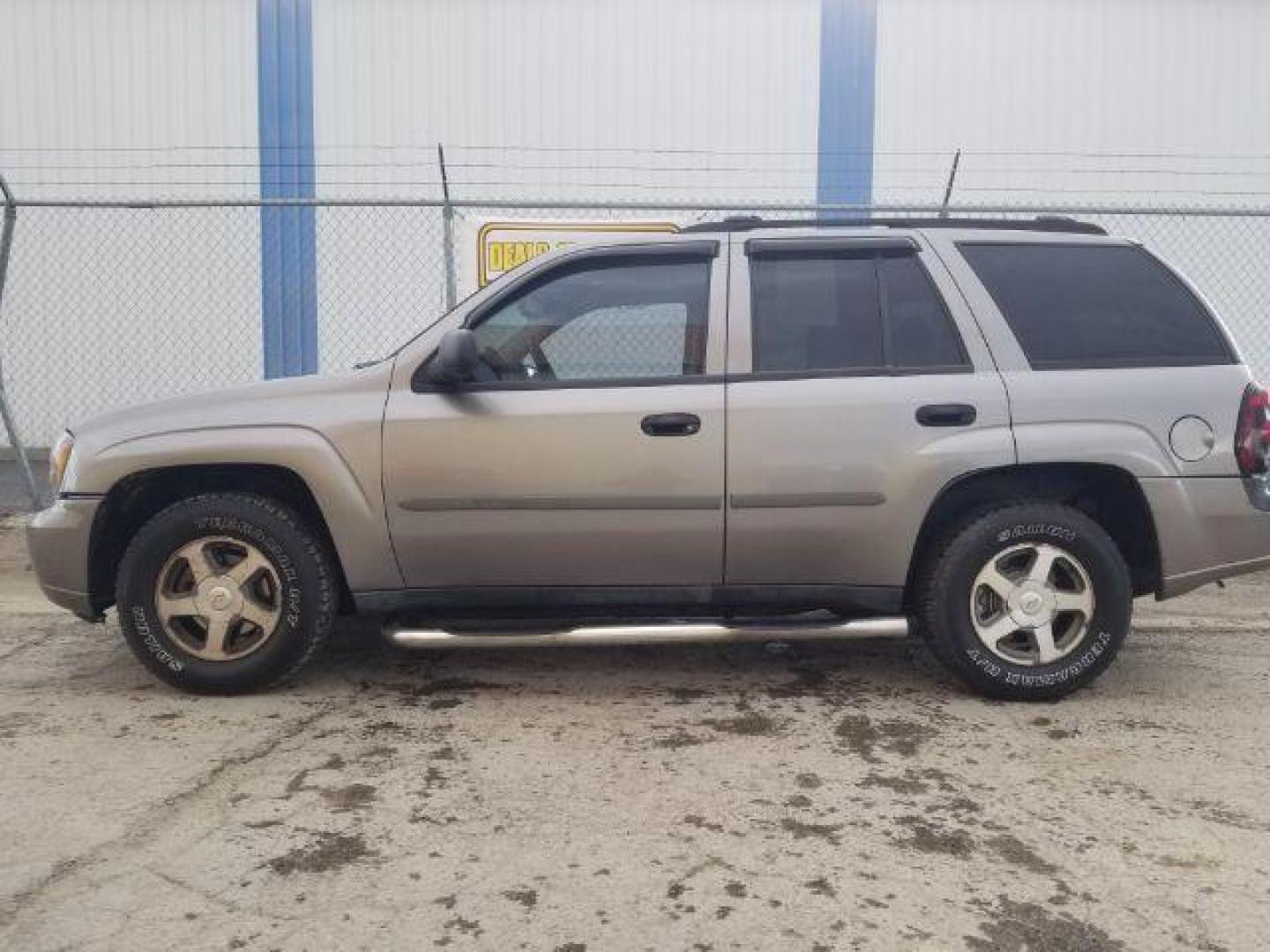 2006 Chevrolet TrailBlazer LS (1GNDT13S962) with an Vortec 4.2L I-6 DOHC engine, located at 1800 West Broadway, Missoula, 59808, (406) 543-1986, 46.881348, -114.023628 - Photo#6