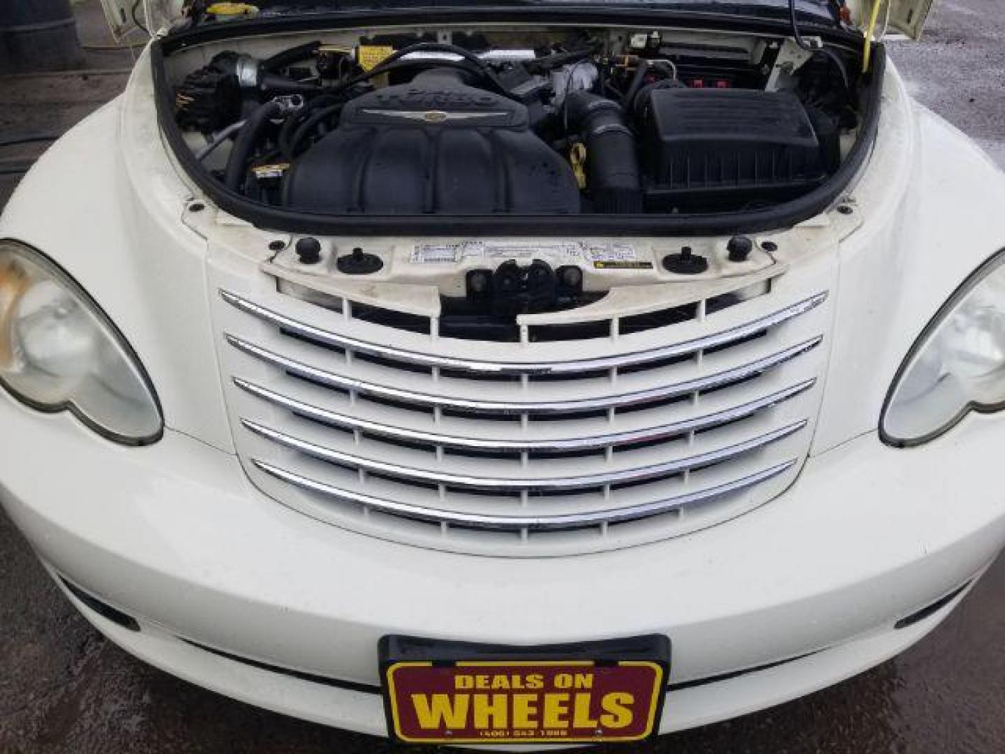 2006 Chrysler PT Cruiser Limited (3A8FY68886T) with an 2.4L I-4 DOHC engine, located at 601 E. Idaho St., Kalispell, MT, 59901, 0.000000, 0.000000 - Photo#14