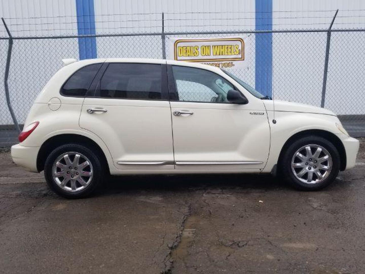 2006 Chrysler PT Cruiser Limited (3A8FY68886T) with an 2.4L I-4 DOHC engine, located at 601 E. Idaho St., Kalispell, MT, 59901, 0.000000, 0.000000 - Photo#3