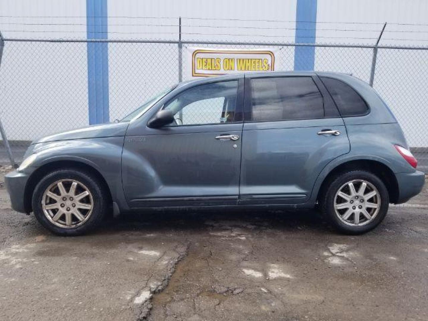2006 Chrysler PT Cruiser Limited Edition (3A8FY68B06T) with an 2.4L L4 DOHC 16V engine, located at 1800 West Broadway, Missoula, 59808, (406) 543-1986, 46.881348, -114.023628 - Photo#6