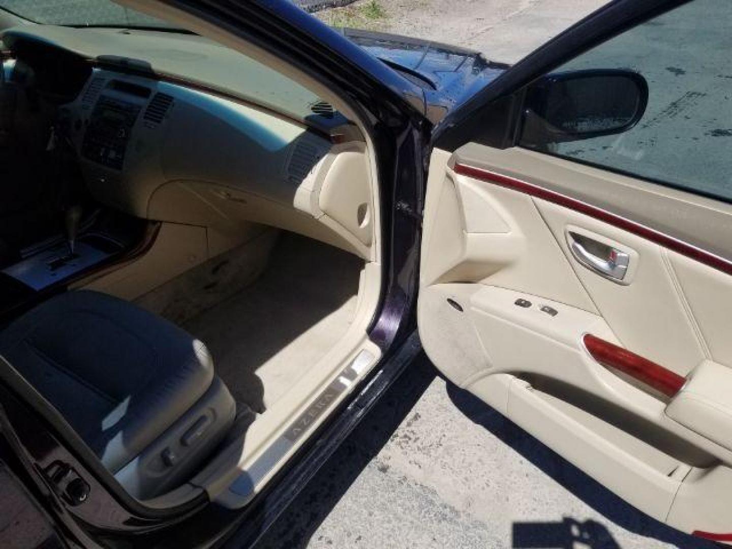 2006 Hyundai Azera Limited (KMHFC46F06A) with an 3.8L V6 DOHC 24V engine, 5-Speed Automatic transmission, located at 4801 10th Ave S,, Great Falls, MT, 59405, 0.000000, 0.000000 - Photo#10