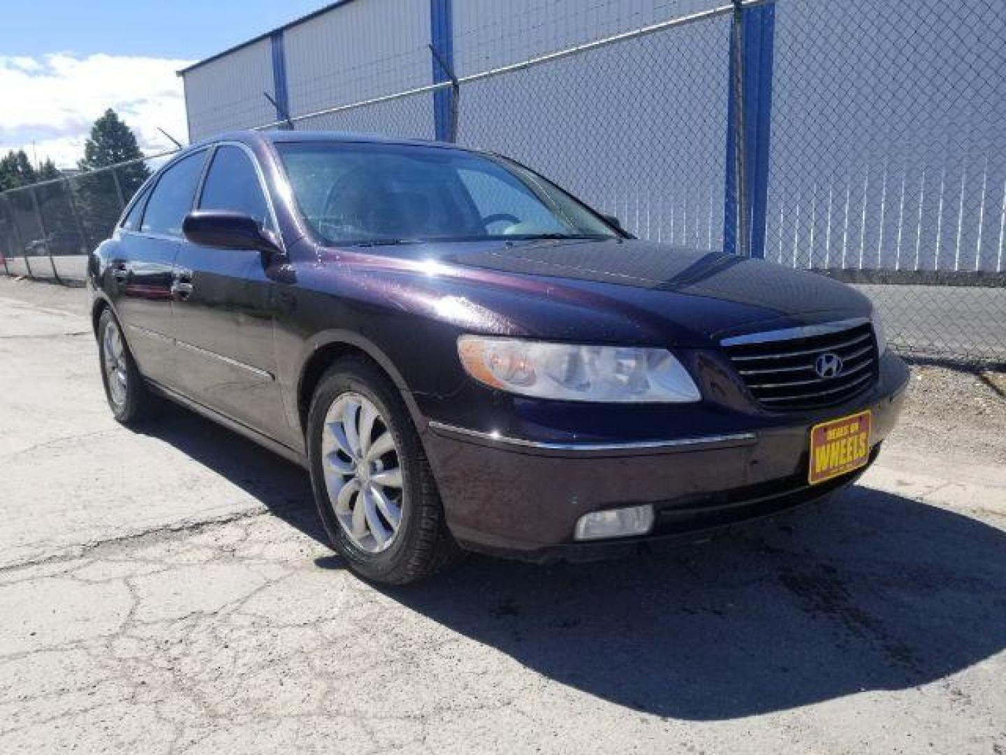2006 Hyundai Azera Limited (KMHFC46F06A) with an 3.8L V6 DOHC 24V engine, 5-Speed Automatic transmission, located at 4801 10th Ave S,, Great Falls, MT, 59405, 0.000000, 0.000000 - Photo#6
