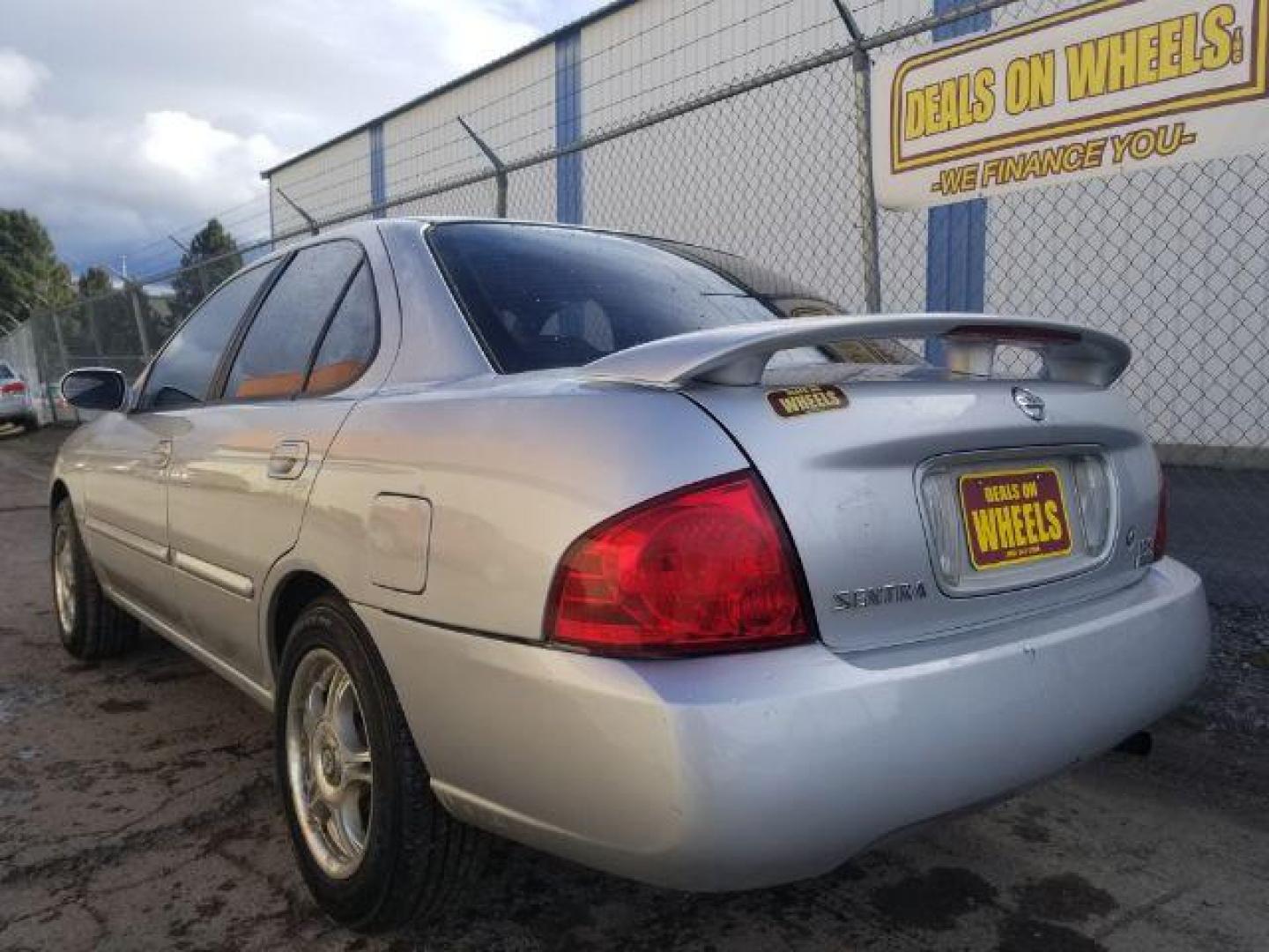 2006 Nissan Sentra 1.8 (3N1CB51D96L) with an 1.8L L4 DOHC 16V engine, located at 1821 N Montana Ave., Helena, MT, 59601, (406) 422-1031, 0.000000, 0.000000 - Photo#5