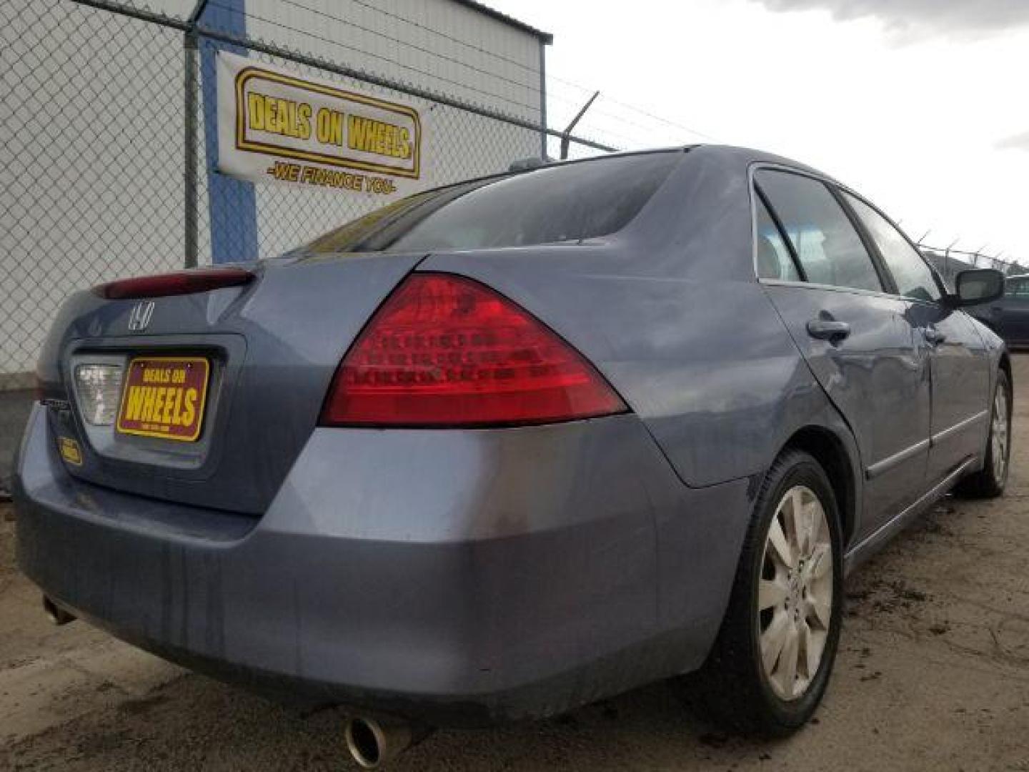 2007 Honda Accord 3.0 EX (1HGCM66537A) with an 3L V-6 i-VTEC variable valve control engine, located at 1800 West Broadway, Missoula, 59808, (406) 543-1986, 46.881348, -114.023628 - Photo#4
