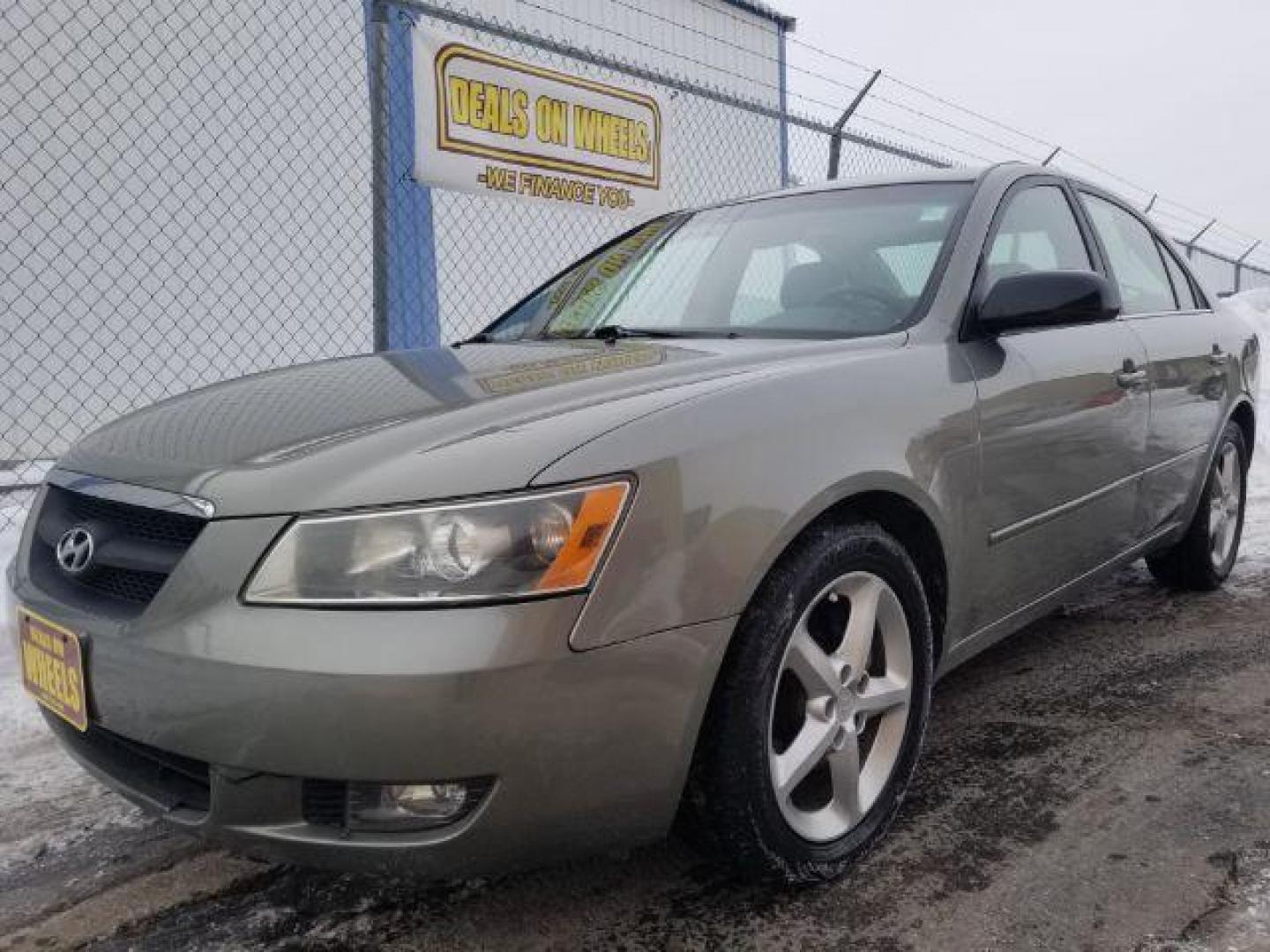 2007 Hyundai Sonata SE XM (5NPEU46F07H) with an 3.3L V6 DOHC 24V engine, 5-Speed Automatic transmission, located at 1821 N Montana Ave., Helena, MT, 59601, (406) 422-1031, 0.000000, 0.000000 - Photo#0