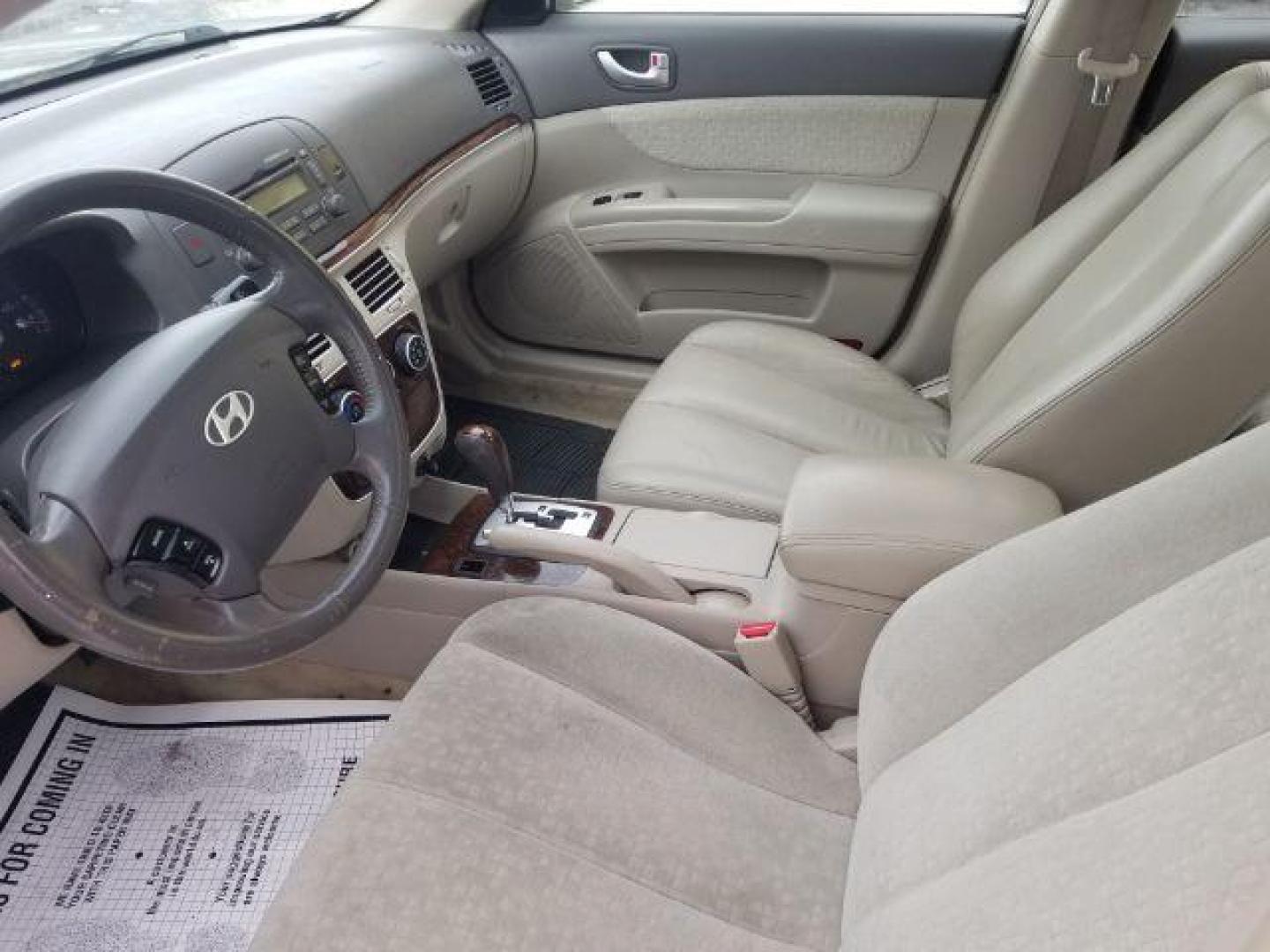 2007 Hyundai Sonata SE XM (5NPEU46F07H) with an 3.3L V6 DOHC 24V engine, 5-Speed Automatic transmission, located at 1821 N Montana Ave., Helena, MT, 59601, (406) 422-1031, 0.000000, 0.000000 - Photo#7