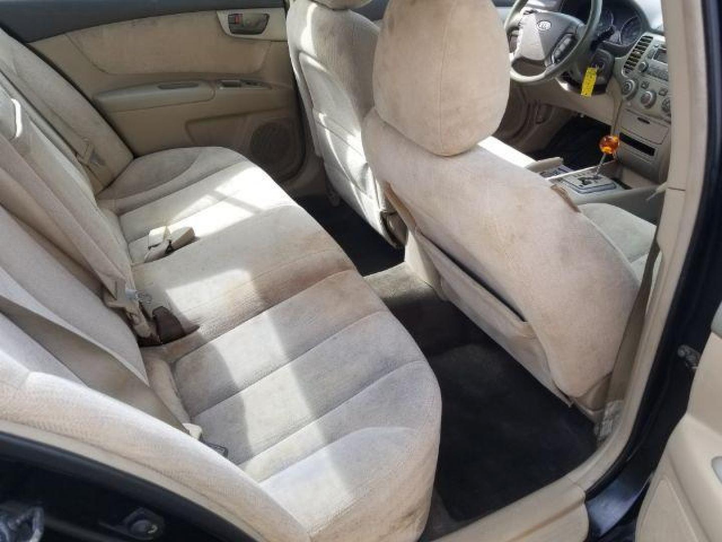 2007 Kia Optima LX (KNAGE123X75) with an 2.4L L4 DOHC 16V engine, 4-Speed Automatic transmission, located at 601 E. Idaho St., Kalispell, MT, 59901, 0.000000, 0.000000 - Photo#9