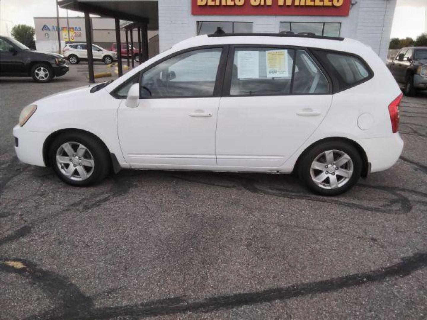 2007 Kia Rondo LX (KNAFG525177) with an 2.4L L4 DOHC 16V engine, 4-Speed Automatic transmission, located at 1800 West Broadway, Missoula, 59808, (406) 543-1986, 46.881348, -114.023628 - Photo#7