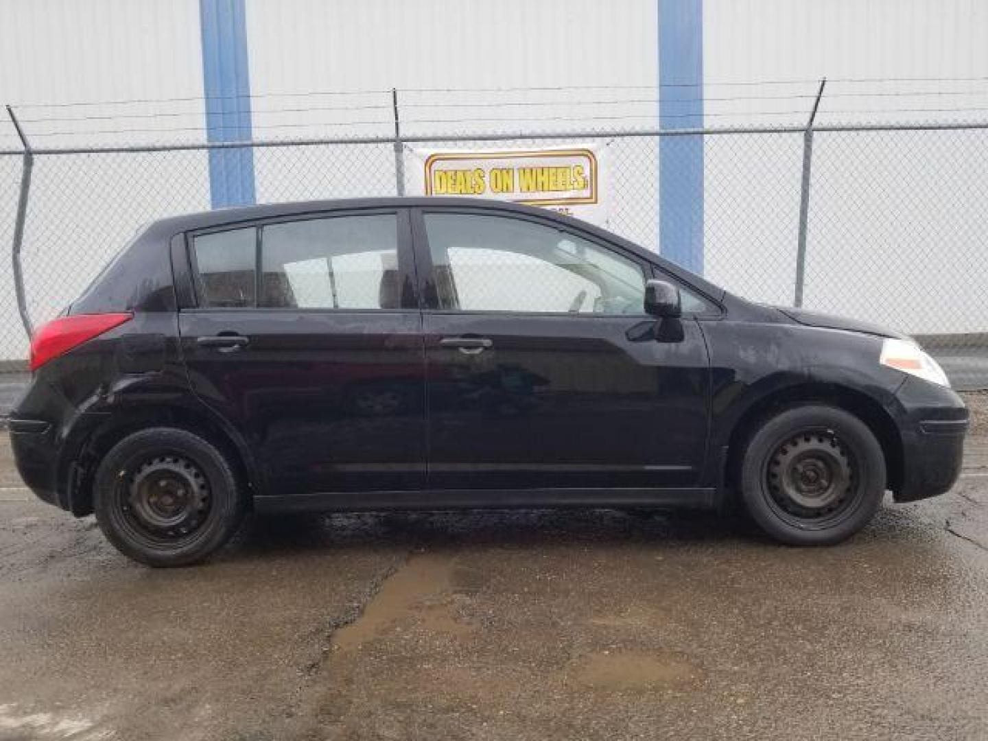 2007 Nissan Versa 1.8S (3N1BC13E07L) with an 1.8L I-4 DOHC engine, located at 4047 Montana Ave., Billings, MT, 59101, 45.770847, -108.529800 - Photo#3
