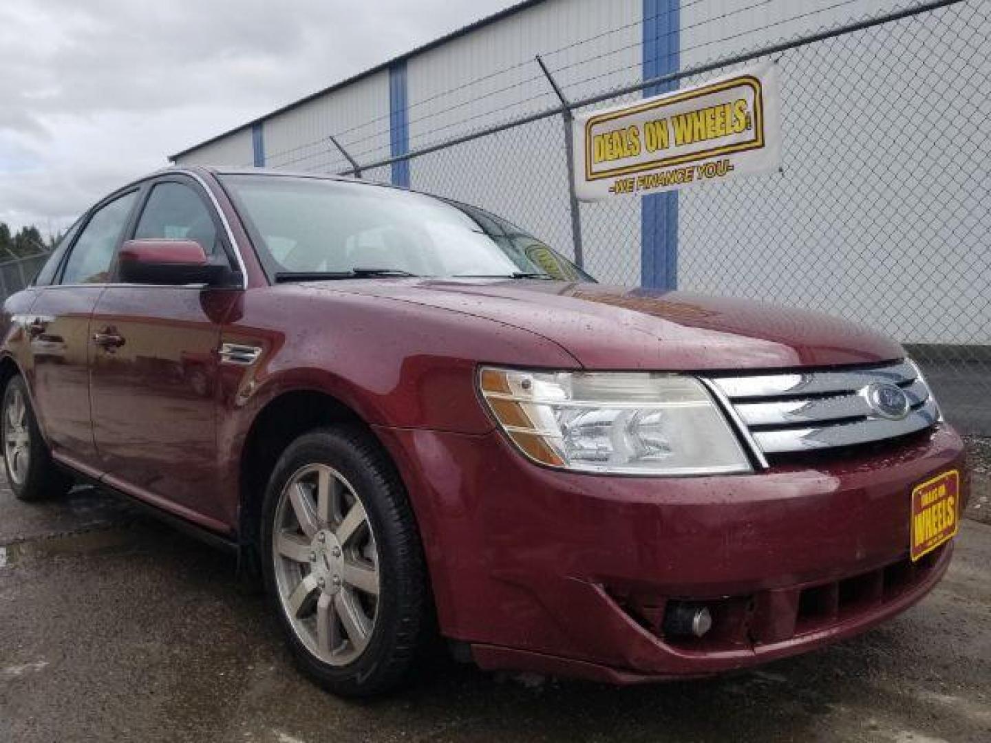 2008 Ford Taurus SEL (1FAHP24W28G) with an Duratec 3.5L V-6 DOHC engine, located at 601 E. Idaho St., Kalispell, MT, 59901, 0.000000, 0.000000 - Photo#2