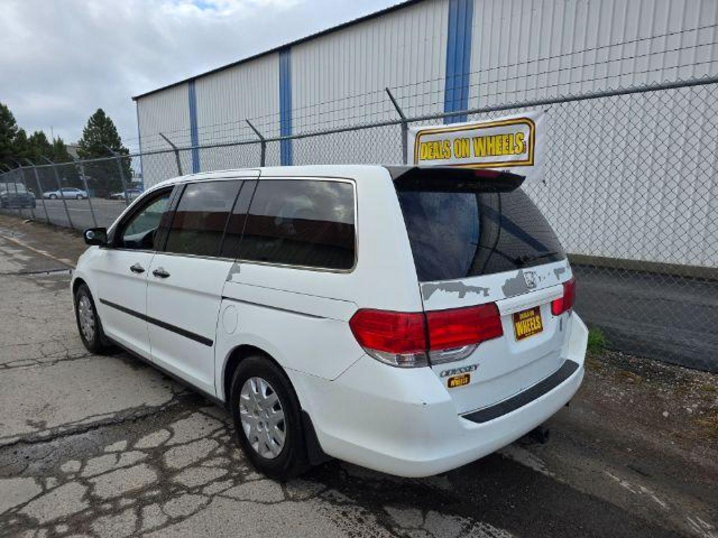 2008 Honda Odyssey LX (5FNRL38208B) with an 3.5L V-6 VTEC variable valve control engine, located at 601 E. Idaho St., Kalispell, MT, 59901, 0.000000, 0.000000 - Photo#2