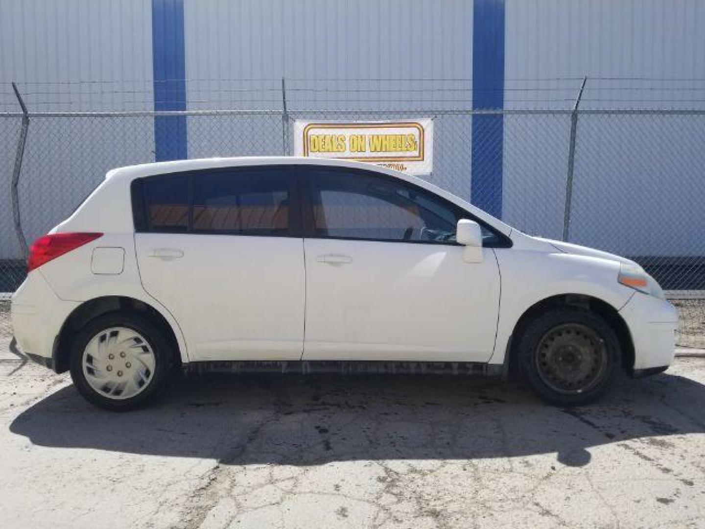 2008 Fresh Powder Nissan Versa 1.8 S (3N1BC13E48L) with an 1.8L L4 DOHC 16V engine, located at 1821 N Montana Ave., Helena, MT, 59601, (406) 422-1031, 0.000000, 0.000000 - Photo#3
