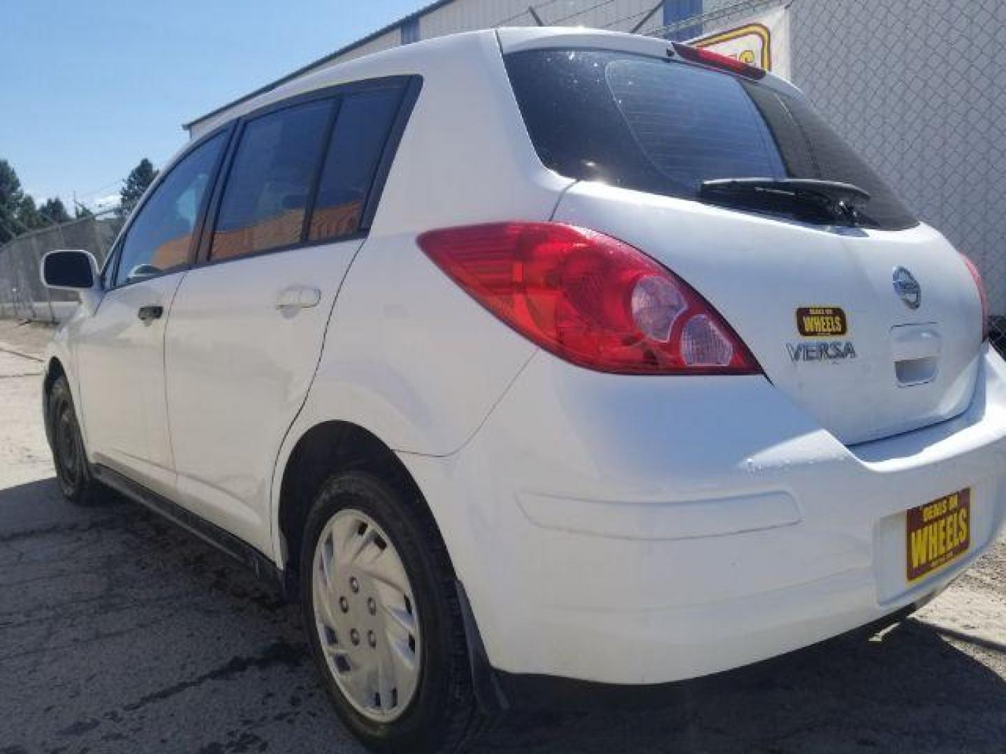 2008 Fresh Powder Nissan Versa 1.8 S (3N1BC13E48L) with an 1.8L L4 DOHC 16V engine, located at 1821 N Montana Ave., Helena, MT, 59601, (406) 422-1031, 0.000000, 0.000000 - Photo#5