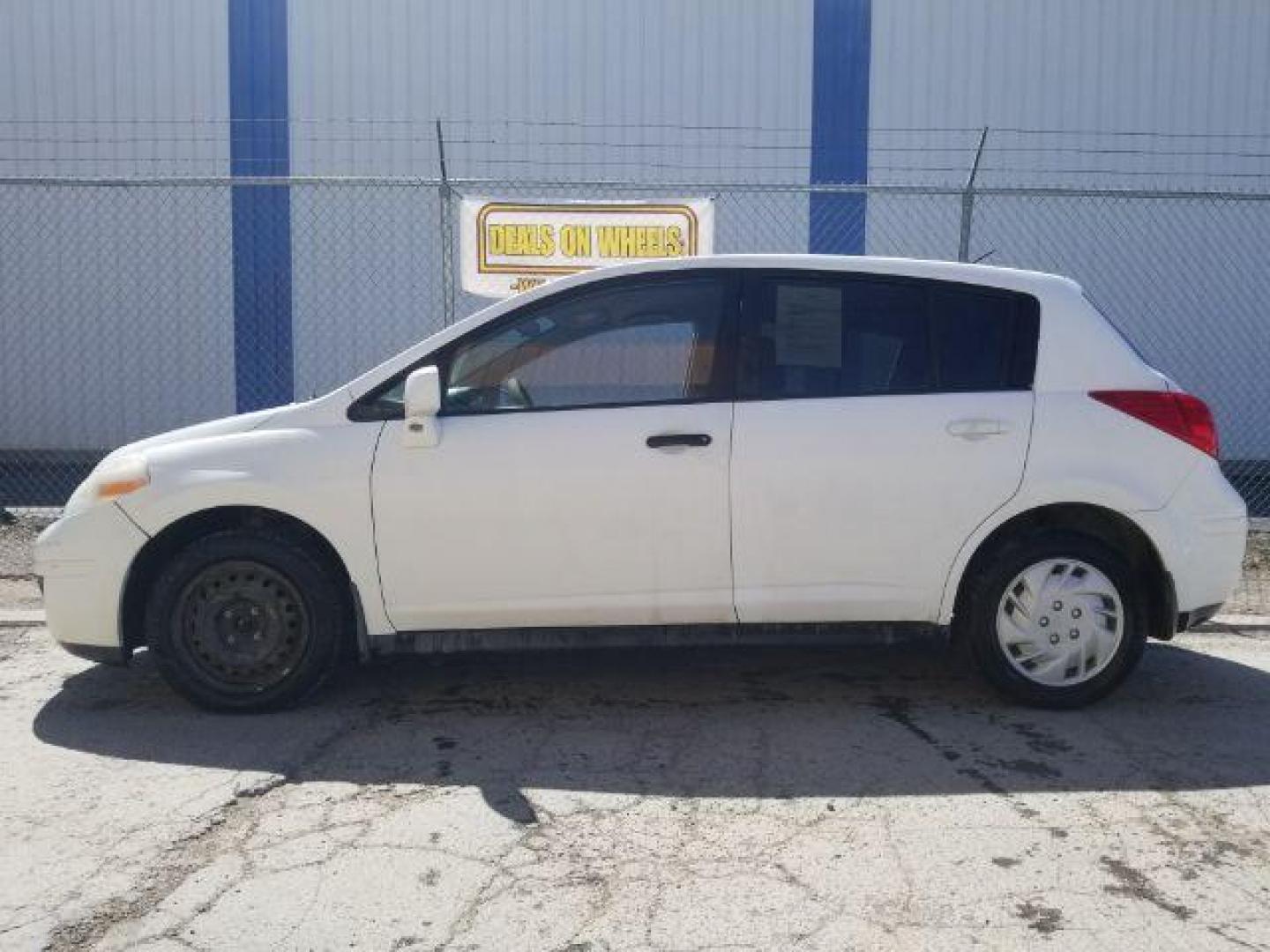 2008 Fresh Powder Nissan Versa 1.8 S (3N1BC13E48L) with an 1.8L L4 DOHC 16V engine, located at 1821 N Montana Ave., Helena, MT, 59601, (406) 422-1031, 0.000000, 0.000000 - Photo#6
