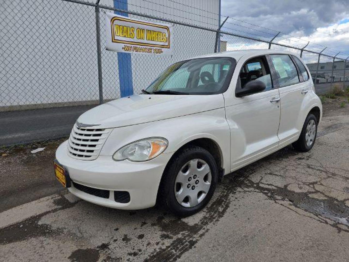 2009 Chrysler PT Cruiser Base (3A8FY48969T) with an 2.4L L4 DOHC 16V engine, located at 1800 West Broadway, Missoula, 59808, (406) 543-1986, 46.881348, -114.023628 - Photo#1