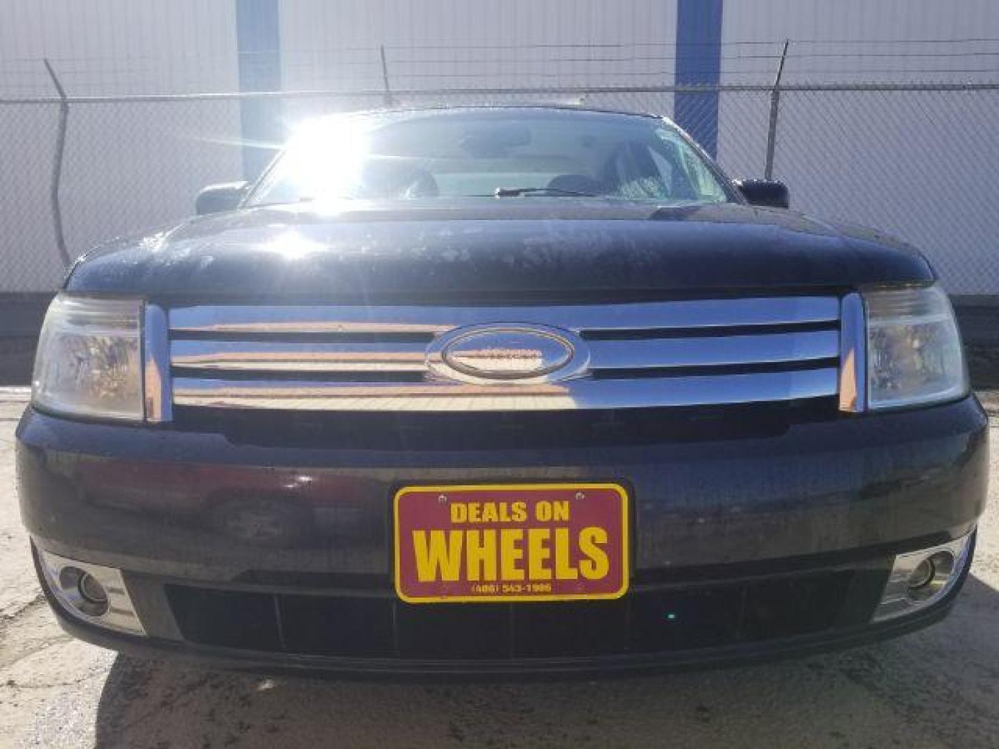 2009 Ford Taurus SEL (1FAHP27W59G) with an Duratec 3.5L V-6 DOHC engine, located at 4047 Montana Ave., Billings, MT, 59101, 45.770847, -108.529800 - Photo#1