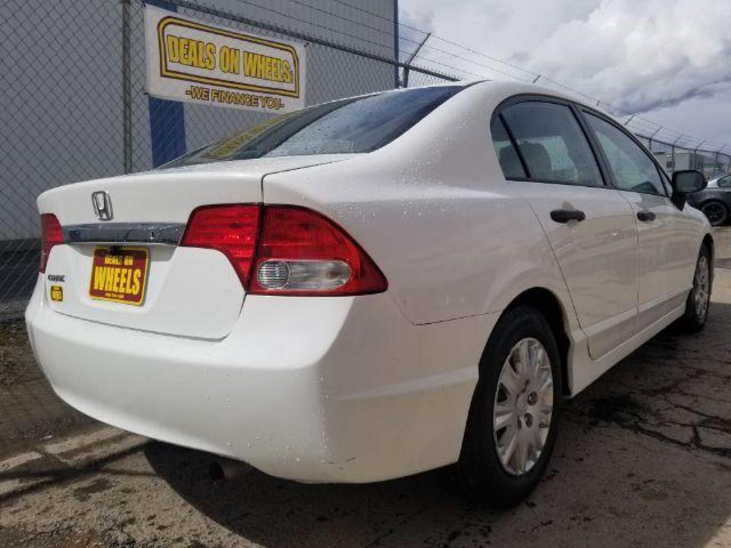 2009 Honda Civic VP (2HGFA16379H) with an 1.8L I-4 i-VTEC variable valve control engine, located at 4801 10th Ave S,, Great Falls, MT, 59405, 0.000000, 0.000000 - Photo#4