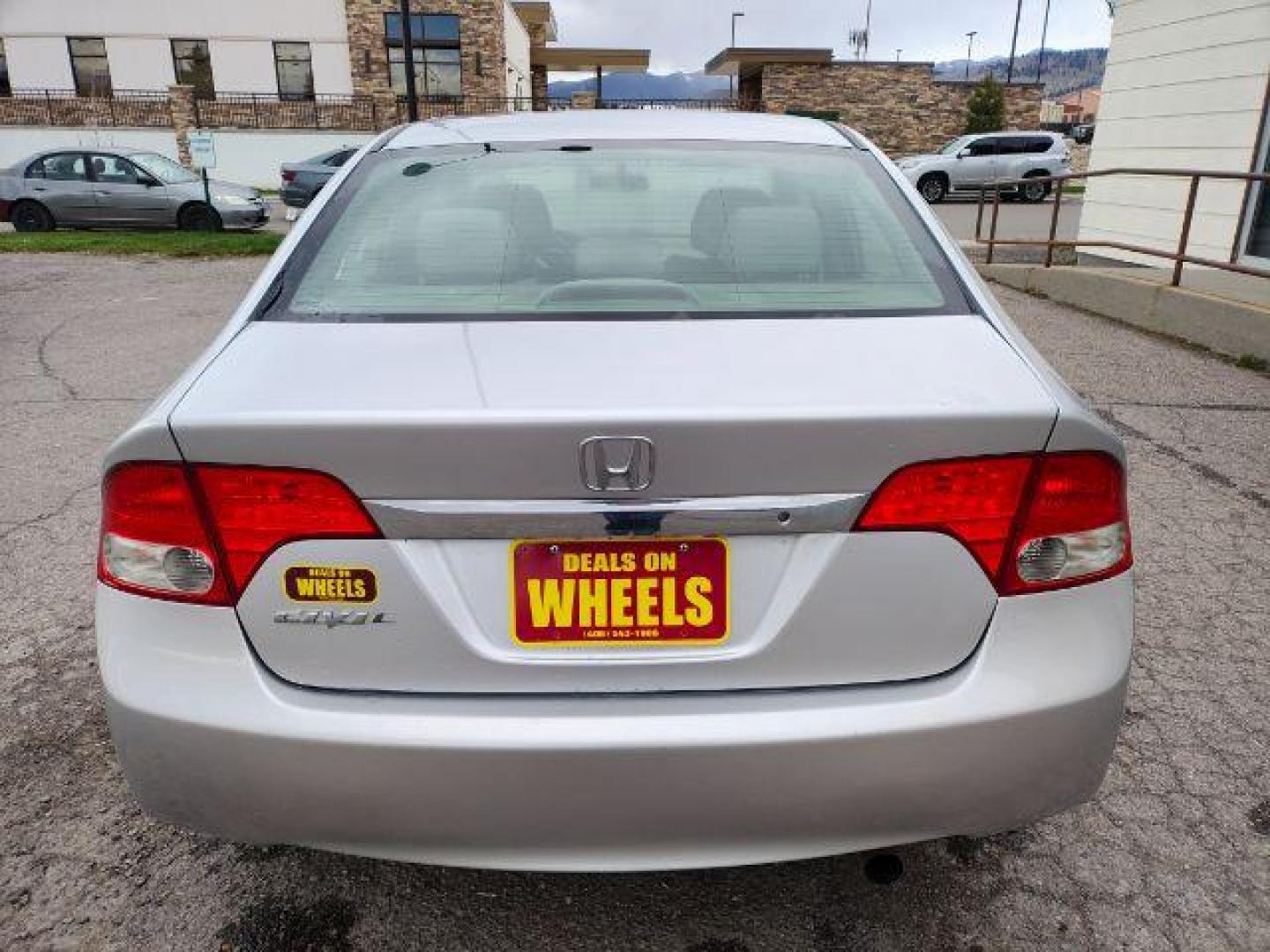 2009 Honda Civic LX Sedan 5-Speed AT (2HGFA16519H) with an 1.8L L4 SOHC 16V engine, 5-Speed Automatic transmission, located at 1800 West Broadway, Missoula, 59808, (406) 543-1986, 46.881348, -114.023628 - Photo#6