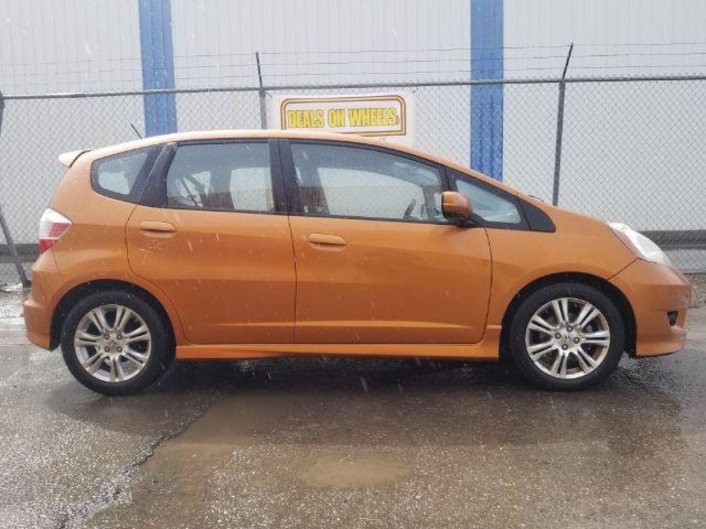 2009 Honda Fit Sport (JHMGE88639S) with an 1.5L I-4 i-VTEC variable valve control engine, located at 4801 10th Ave S,, Great Falls, MT, 59405, 0.000000, 0.000000 - Photo#3