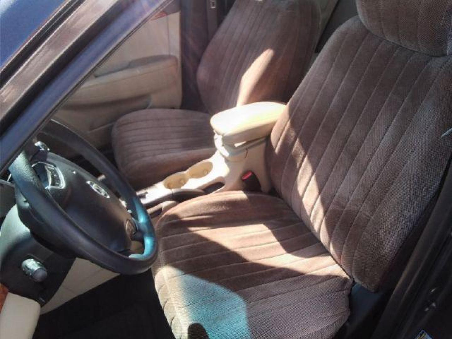 2009 Hyundai Sonata GLS (5NPET46C59H) with an 2.4L L4 DOHC 16V engine, located at 1800 West Broadway, Missoula, 59808, (406) 543-1986, 46.881348, -114.023628 - Photo#9