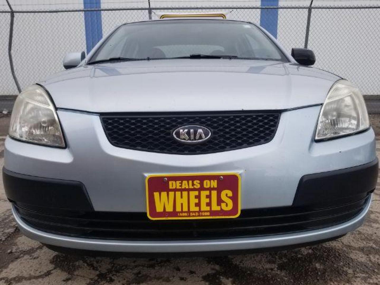 2009 Kia Rio Base (KNADE223296) with an 1.6L L4 DOHC 16V engine, Automatic transmission, located at 1800 West Broadway, Missoula, 59808, (406) 543-1986, 46.881348, -114.023628 - Photo#1
