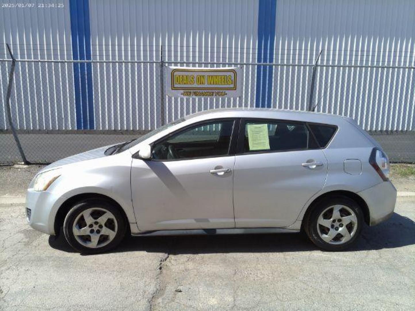 2009 Pontiac Vibe S (5Y2SL678X9Z) , located at 601 E. Idaho St., Kalispell, MT, 59901, 0.000000, 0.000000 - Photo#1