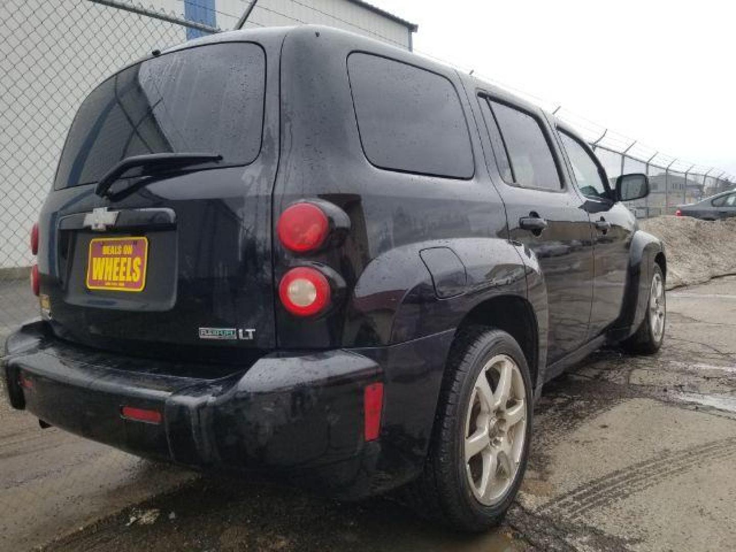 2010 Chevrolet HHR LT1 (3GNBABDB0AS) with an 2.2L L4 DOHC 16V FFV engine, 4-Speed Automatic transmission, located at 1821 N Montana Ave., Helena, MT, 59601, (406) 422-1031, 0.000000, 0.000000 - Photo#4