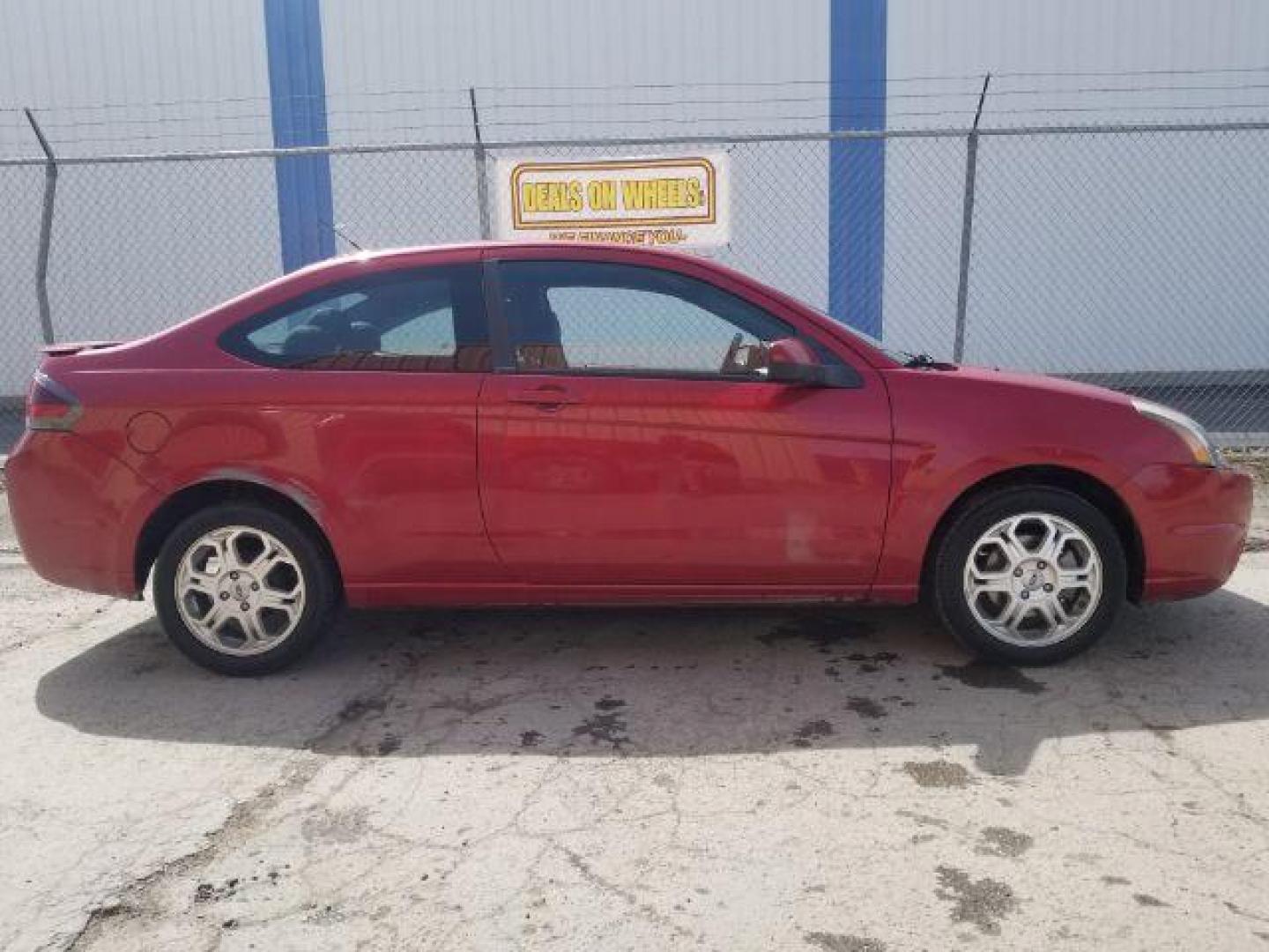 2010 Ford Focus SE (1FAHP3CN0AW) with an Duratec 2L I-4 DOHC engine, located at 1800 West Broadway, Missoula, 59808, (406) 543-1986, 46.881348, -114.023628 - Photo#3