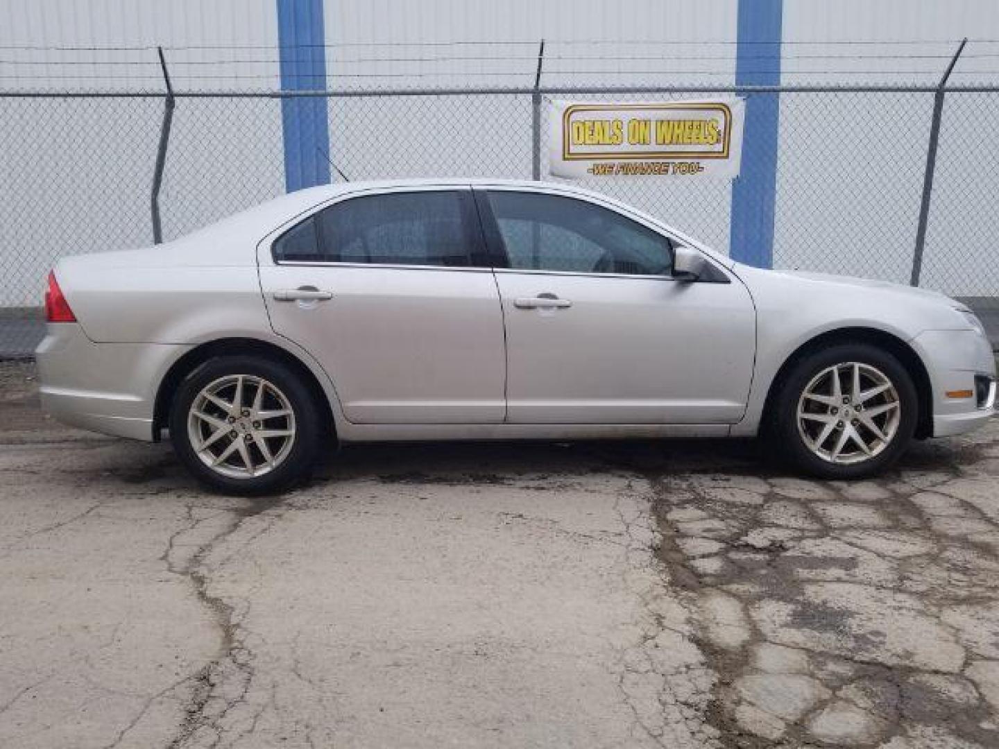 2010 Ford Fusion SEL (3FAHP0JG7AR) with an 2.5L I-4 DOHC engine, located at 4047 Montana Ave., Billings, MT, 59101, 45.770847, -108.529800 - Photo#3