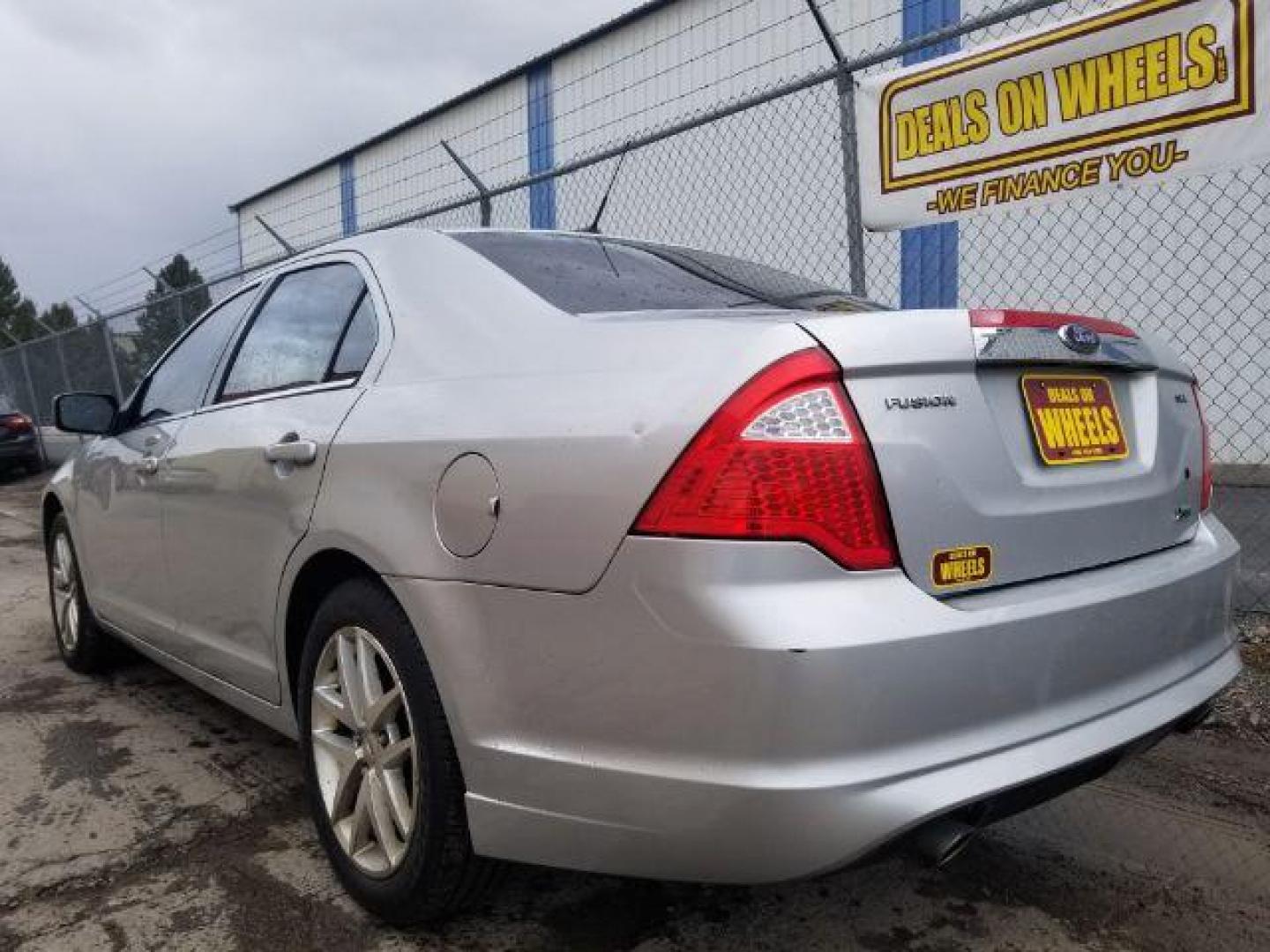 2010 Ford Fusion SEL (3FAHP0JG7AR) with an 2.5L I-4 DOHC engine, located at 4047 Montana Ave., Billings, MT, 59101, 45.770847, -108.529800 - Photo#5