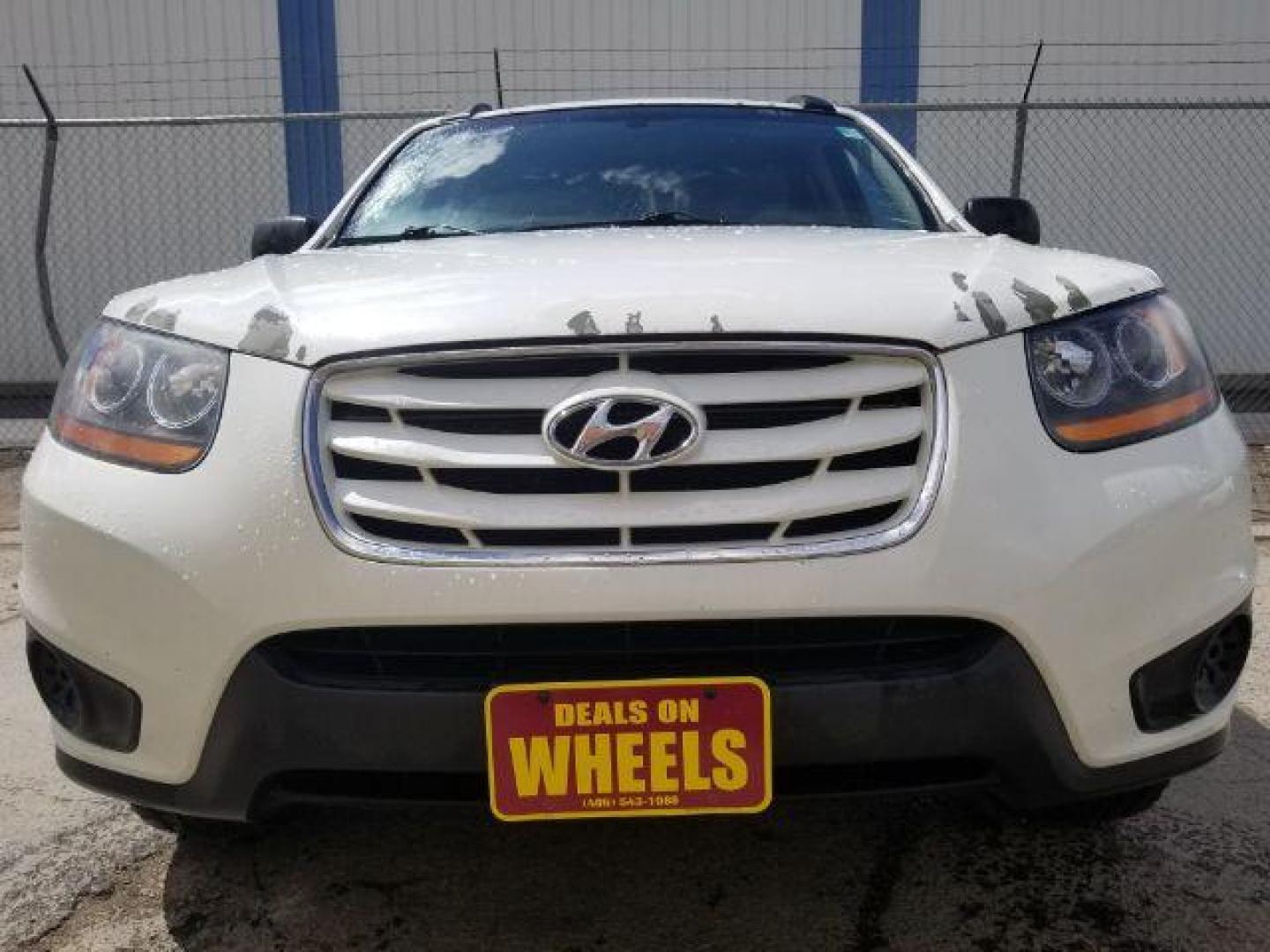 2010 Hyundai Santa Fe GLS (5NMSGDAB0AH) with an 2.4L I-4 DOHC engine, located at 1821 N Montana Ave., Helena, MT, 59601, (406) 422-1031, 0.000000, 0.000000 - Photo#1