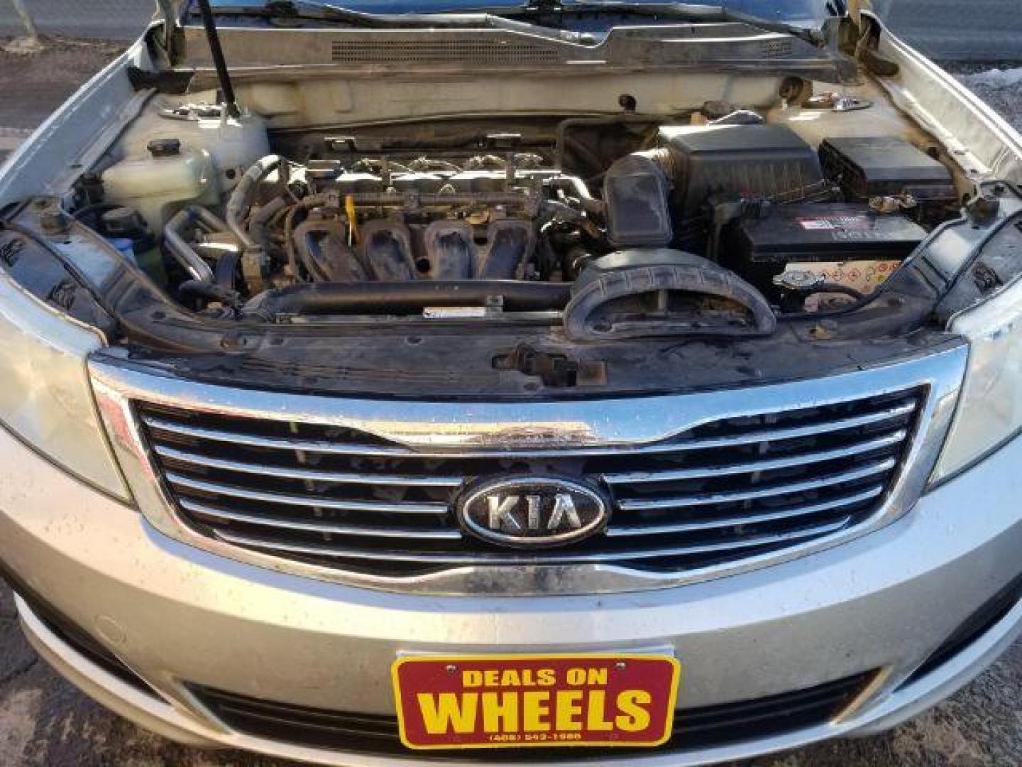 2010 Kia Optima LX (KNAGG4A80A5) with an 2.4L L4 DOHC 16V engine, 4-Speed Automatic transmission, located at 1821 N Montana Ave., Helena, MT, 59601, (406) 422-1031, 0.000000, 0.000000 - Photo#13