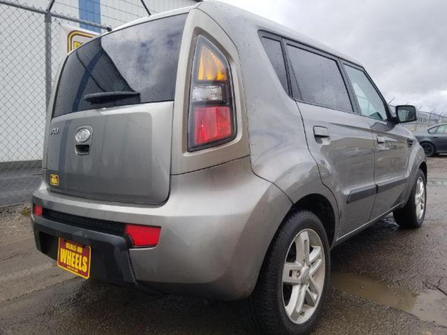 2010 Kia Soul + (KNDJT2A21A7) with an 2L I-4 DOHC engine, located at 1821 N Montana Ave., Helena, MT, 59601, (406) 422-1031, 0.000000, 0.000000 - Photo#4