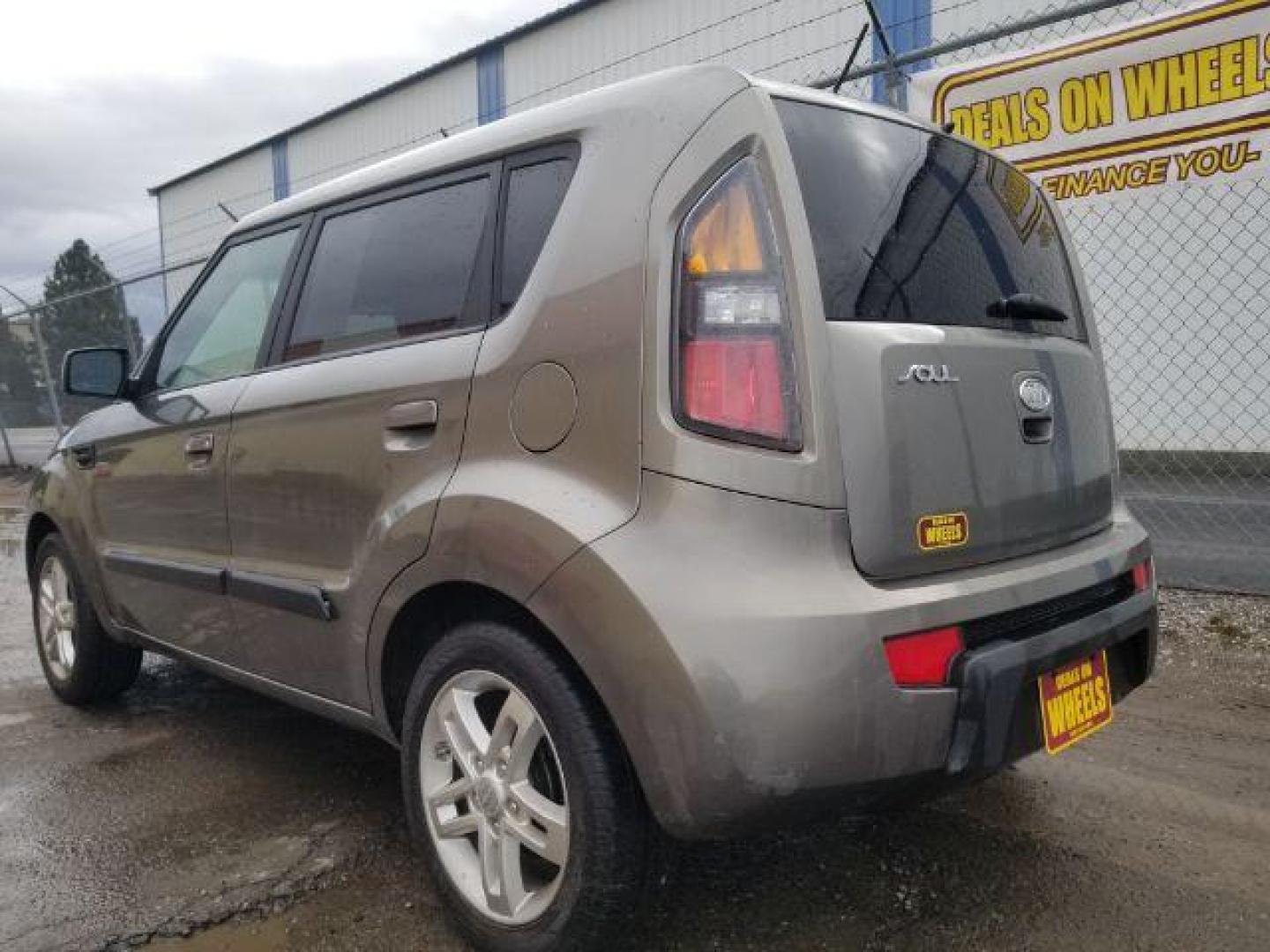 2010 Kia Soul + (KNDJT2A21A7) with an 2L I-4 DOHC engine, located at 1821 N Montana Ave., Helena, MT, 59601, (406) 422-1031, 0.000000, 0.000000 - Photo#5