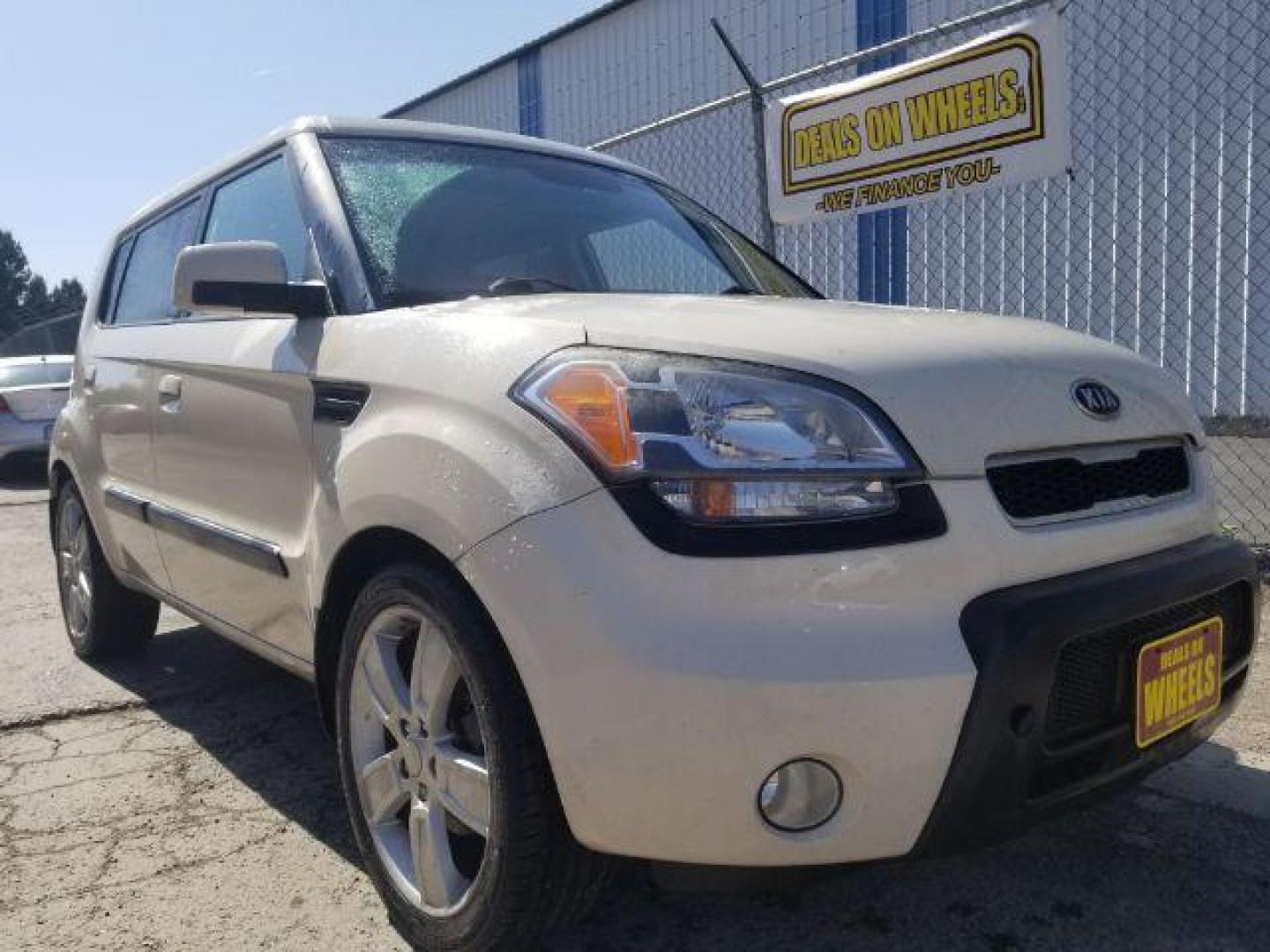 2010 Kia Soul ! (KNDJT2A29A7) with an 2L I-4 DOHC engine, located at 601 E. Idaho St., Kalispell, MT, 59901, 0.000000, 0.000000 - Photo#2