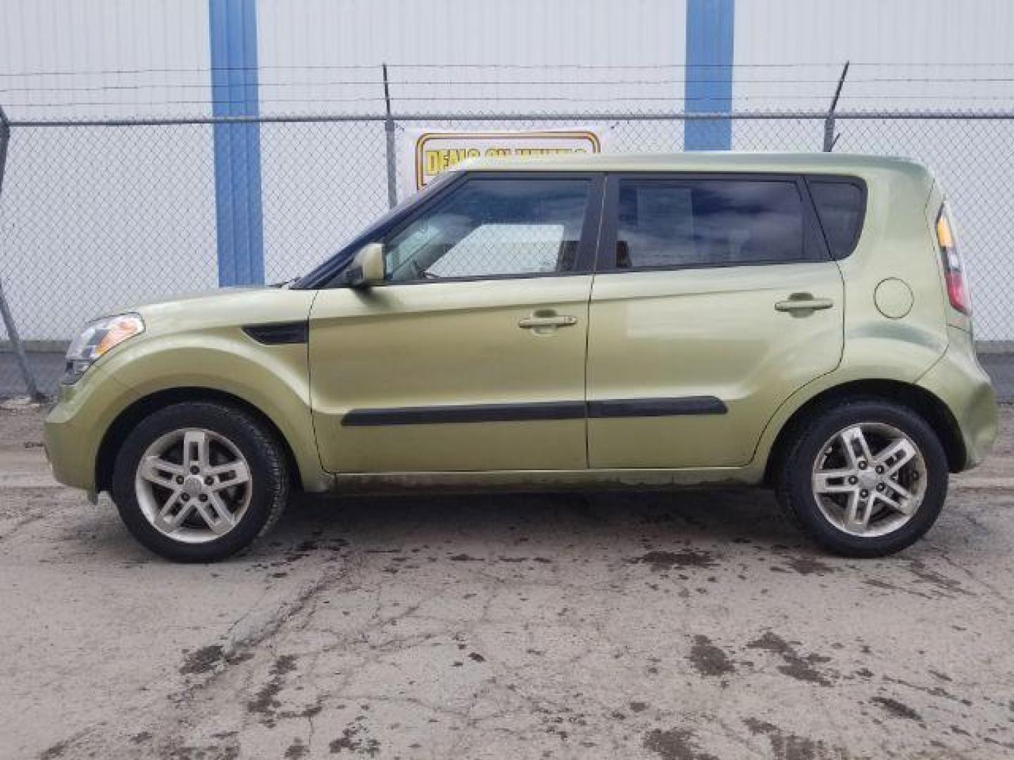 2011 Kia Soul + (KNDJT2A26B7) with an 2L I-4 DOHC engine, located at 1821 N Montana Ave., Helena, MT, 59601, (406) 422-1031, 0.000000, 0.000000 - Photo#6