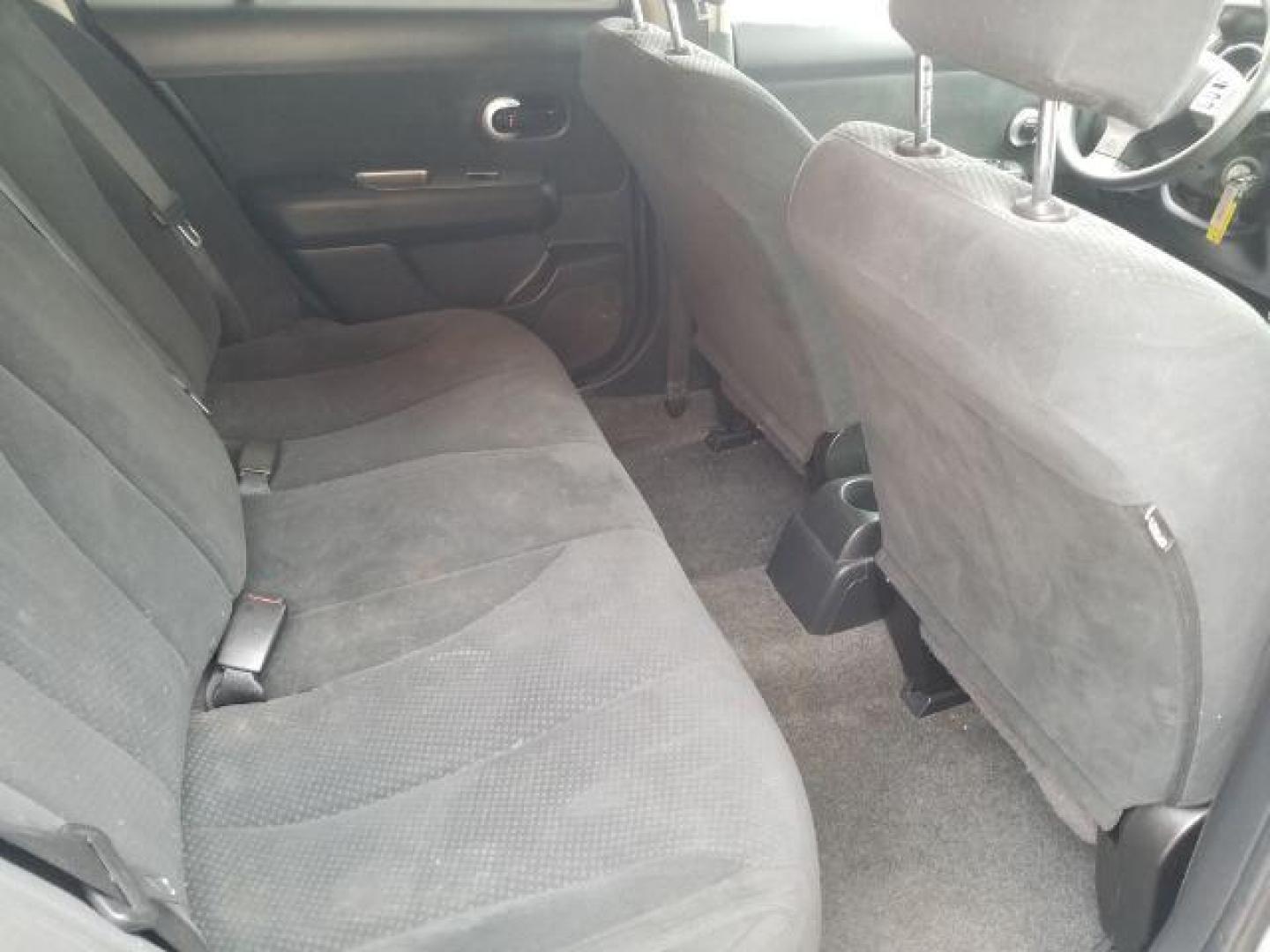 2011 Nissan Versa 1.8 SL Hatchback (3N1BC1CP9BL) with an 1.8L L4 DOHC 16V engine, Continuously Variabl transmission, located at 1821 N Montana Ave., Helena, MT, 59601, (406) 422-1031, 0.000000, 0.000000 - Photo#9
