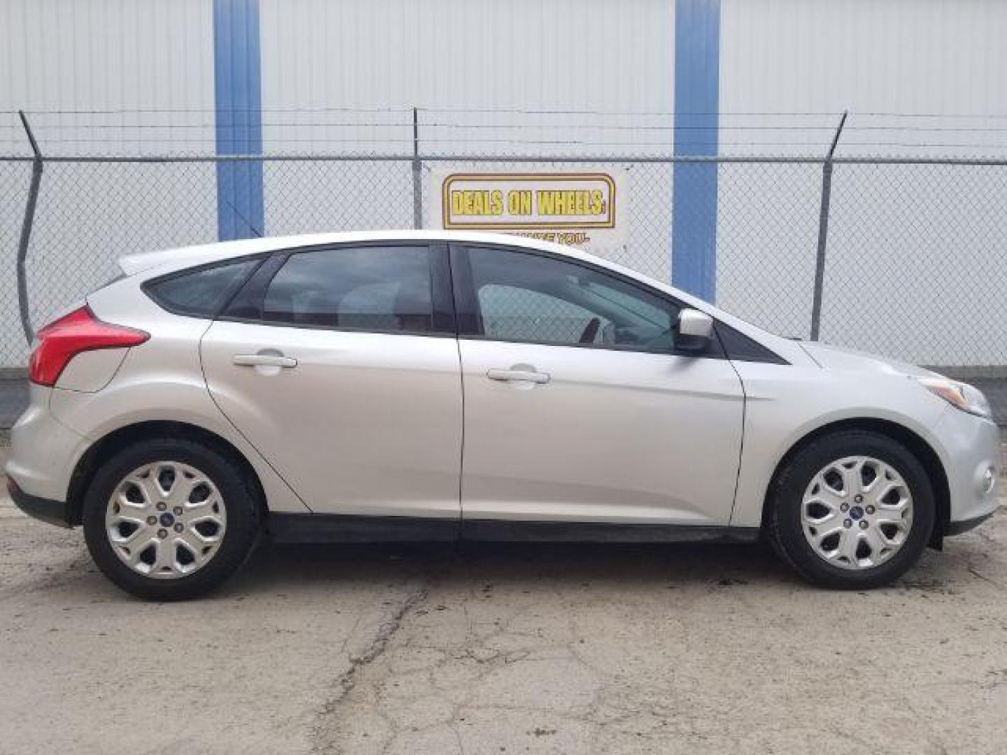 2012 Ford Focus SE (1FAHP3K25CL) with an 2L I-4 gasoline direct injection engine, located at 1800 West Broadway, Missoula, 59808, (406) 543-1986, 46.881348, -114.023628 - Photo#3